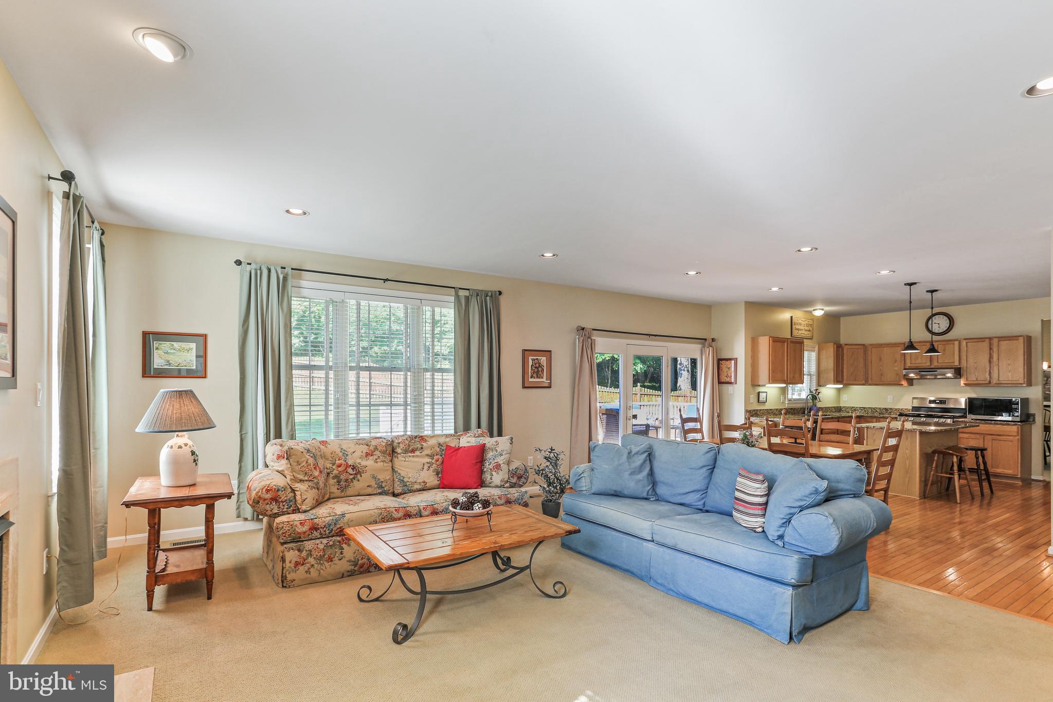 RIVERWALK - Residential