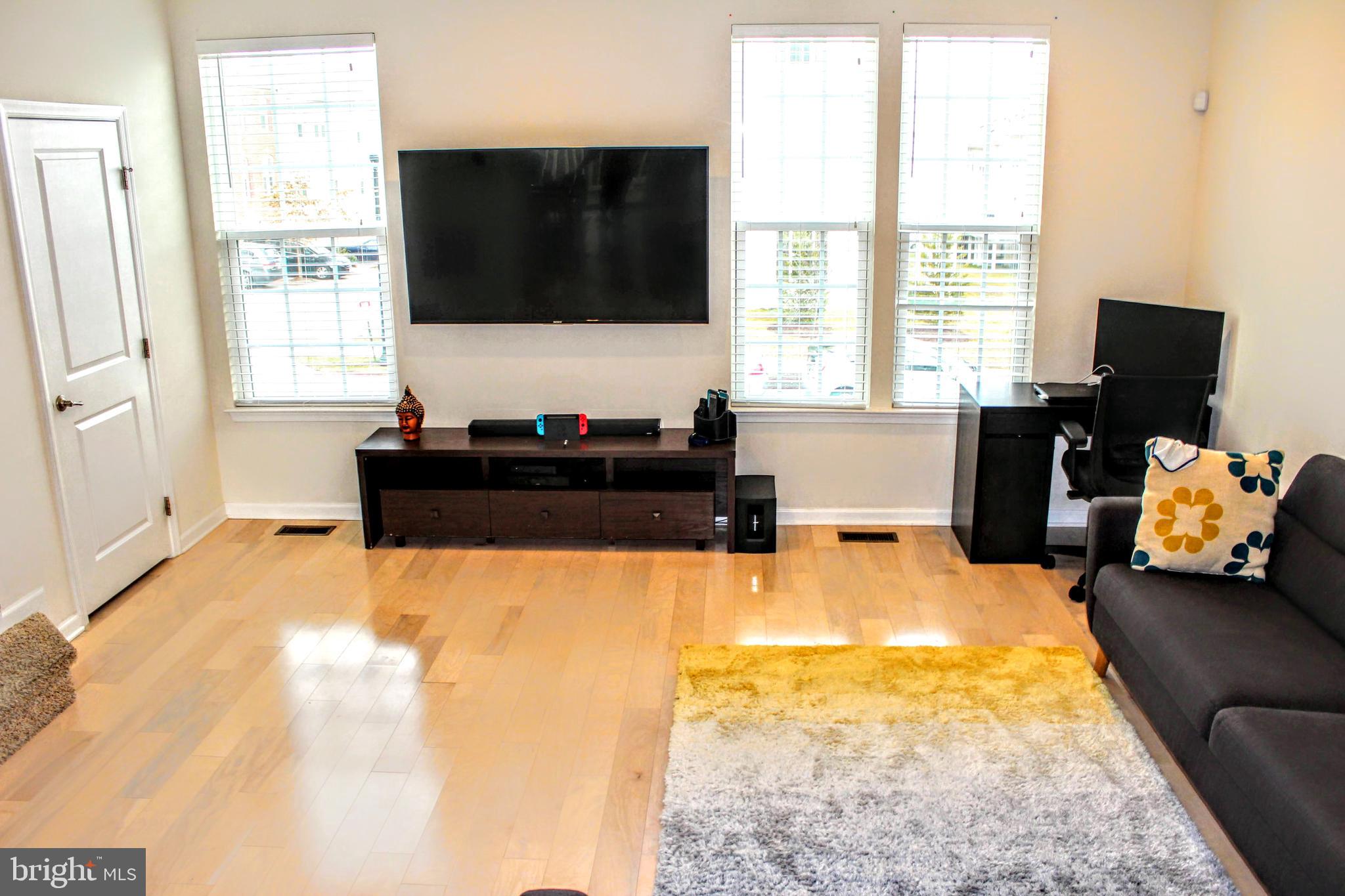 HOWARD SQUARE - Residential Lease