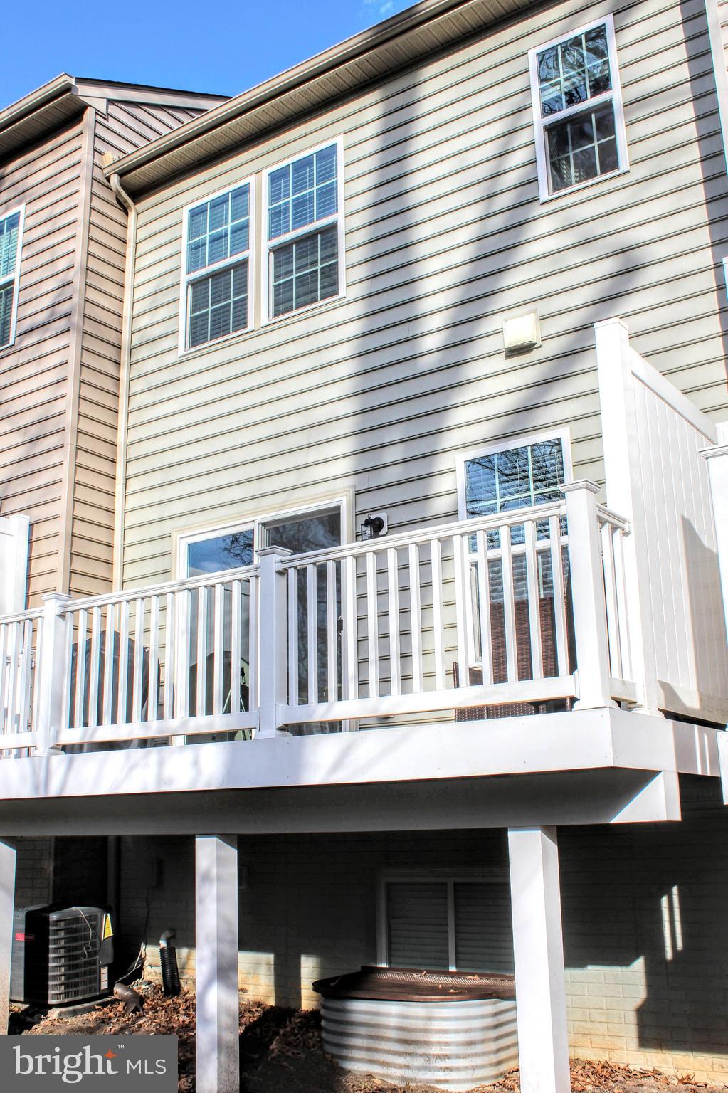 HOWARD SQUARE - Residential Lease