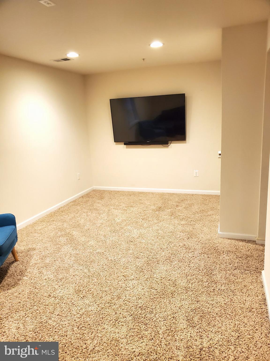 HOWARD SQUARE - Residential Lease