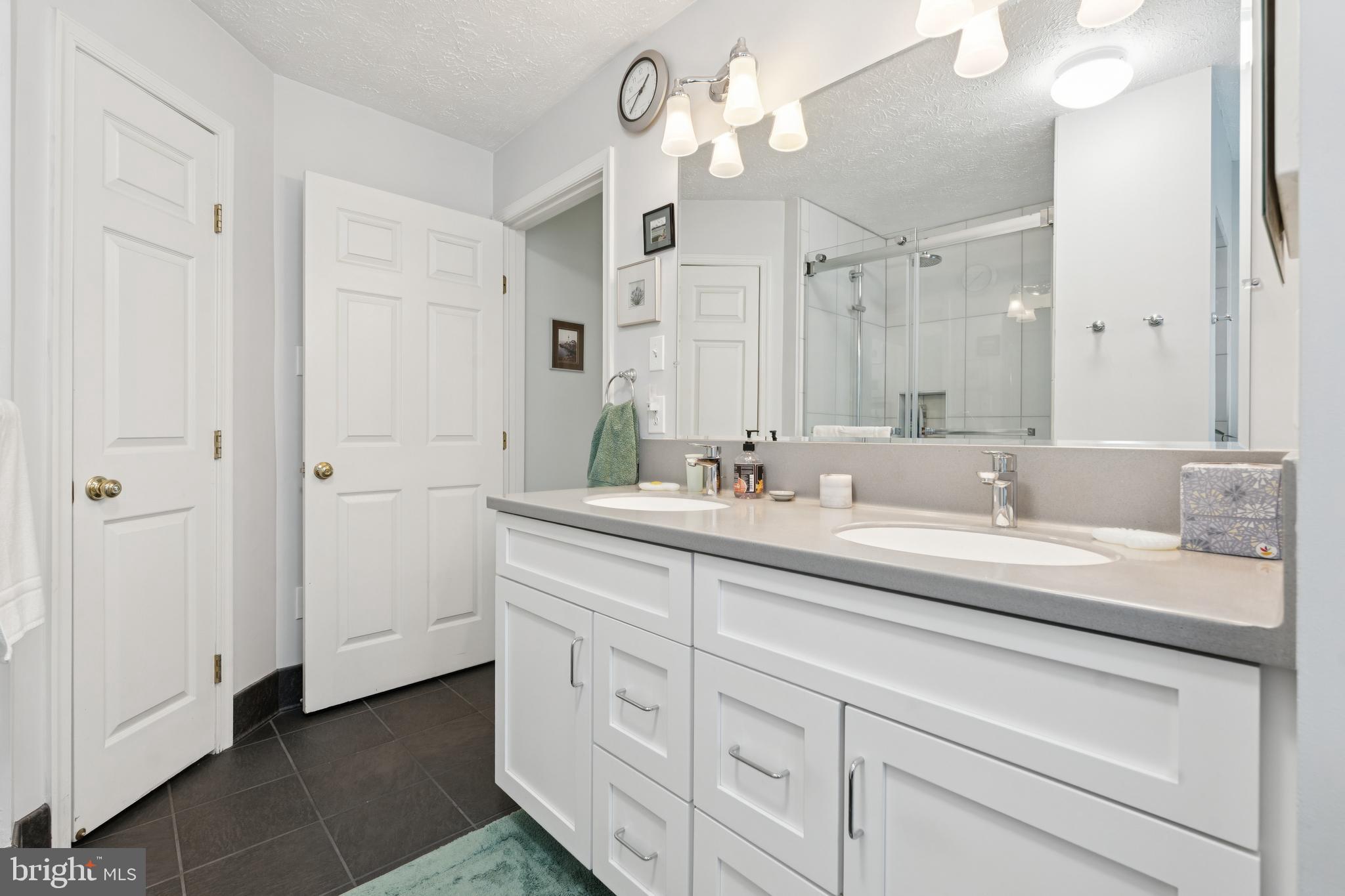 VILLAGE OF RIVER HILL - Residential