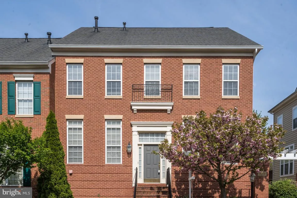 1869 Amberwood Manor Court, Vienna, VA 22182