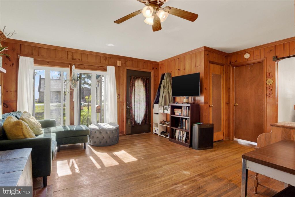 Photo of 273 W Ridge Road, ELIZABETHTOWN, PA 17022 (MLS # PALA2076874)
