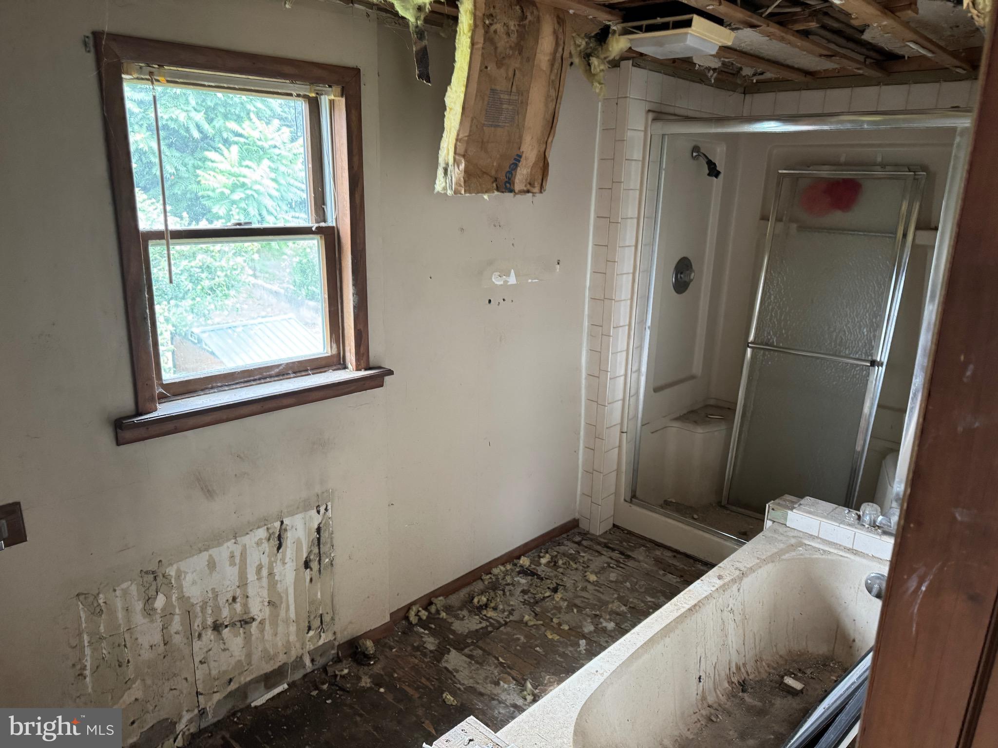 NONE AVAILABEL - Residential