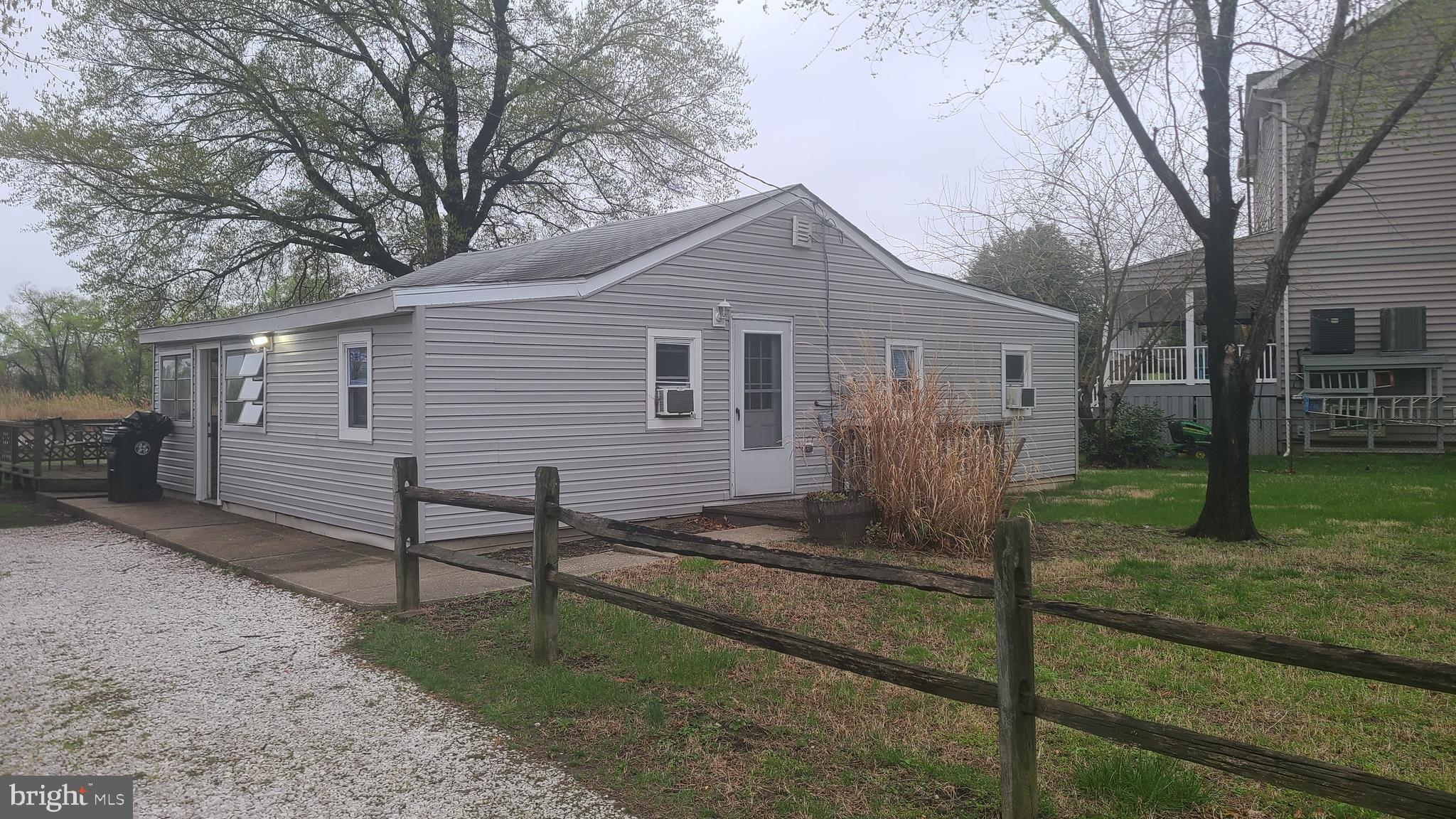 8644 SANDY PLAINS ROAD