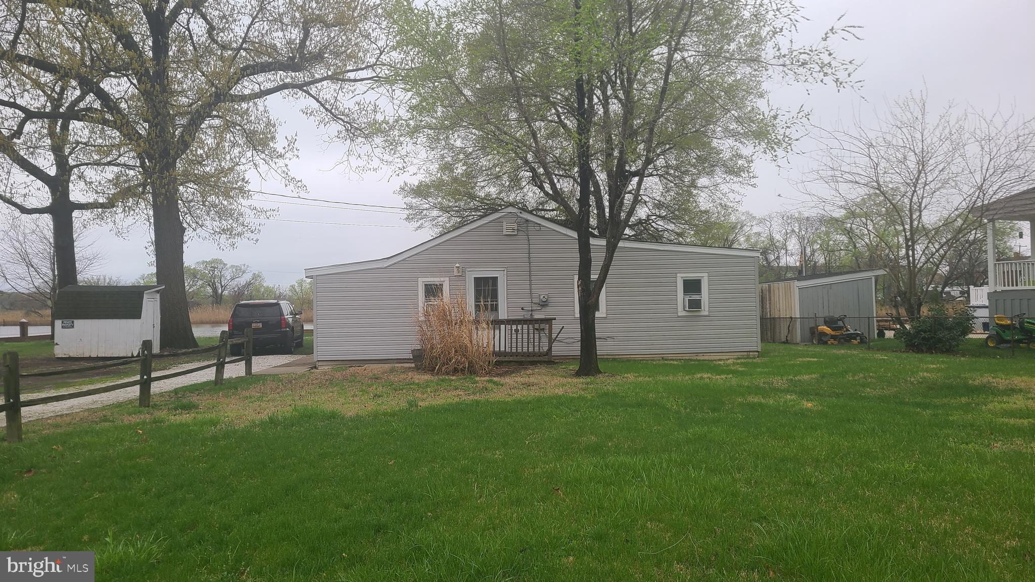 8644 SANDY PLAINS ROAD