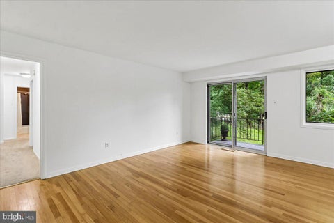 Photo of 10518 Weymouth Street #102, BETHESDA, MD 20814 (MLS # MDMC2245106)