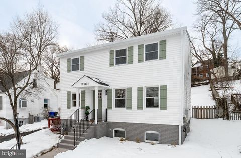 Homes For Sale - 1404 N Powhatan Street<br/> ARLINGTON, VA 22205