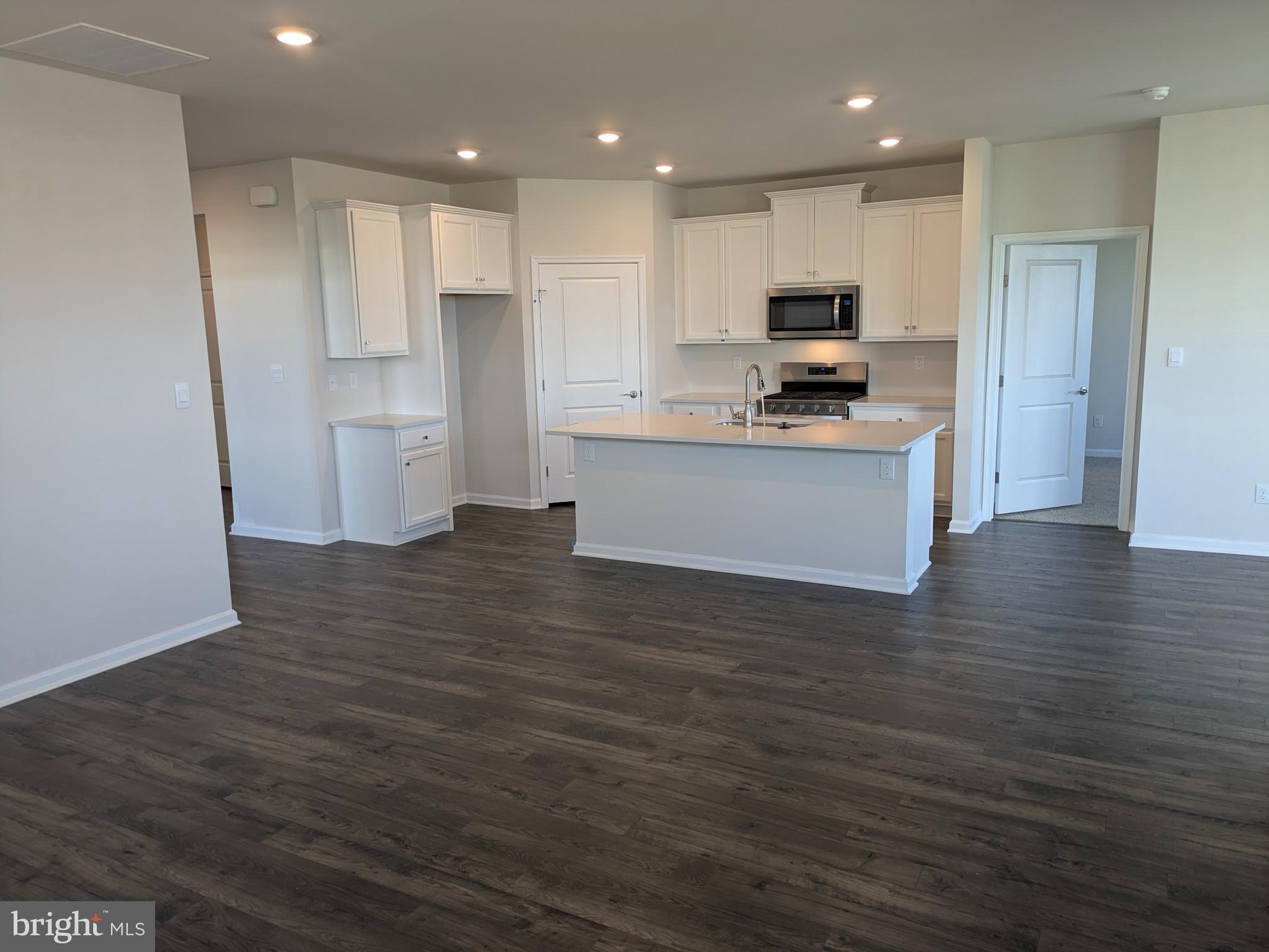 HAMILTON WALK - Residential