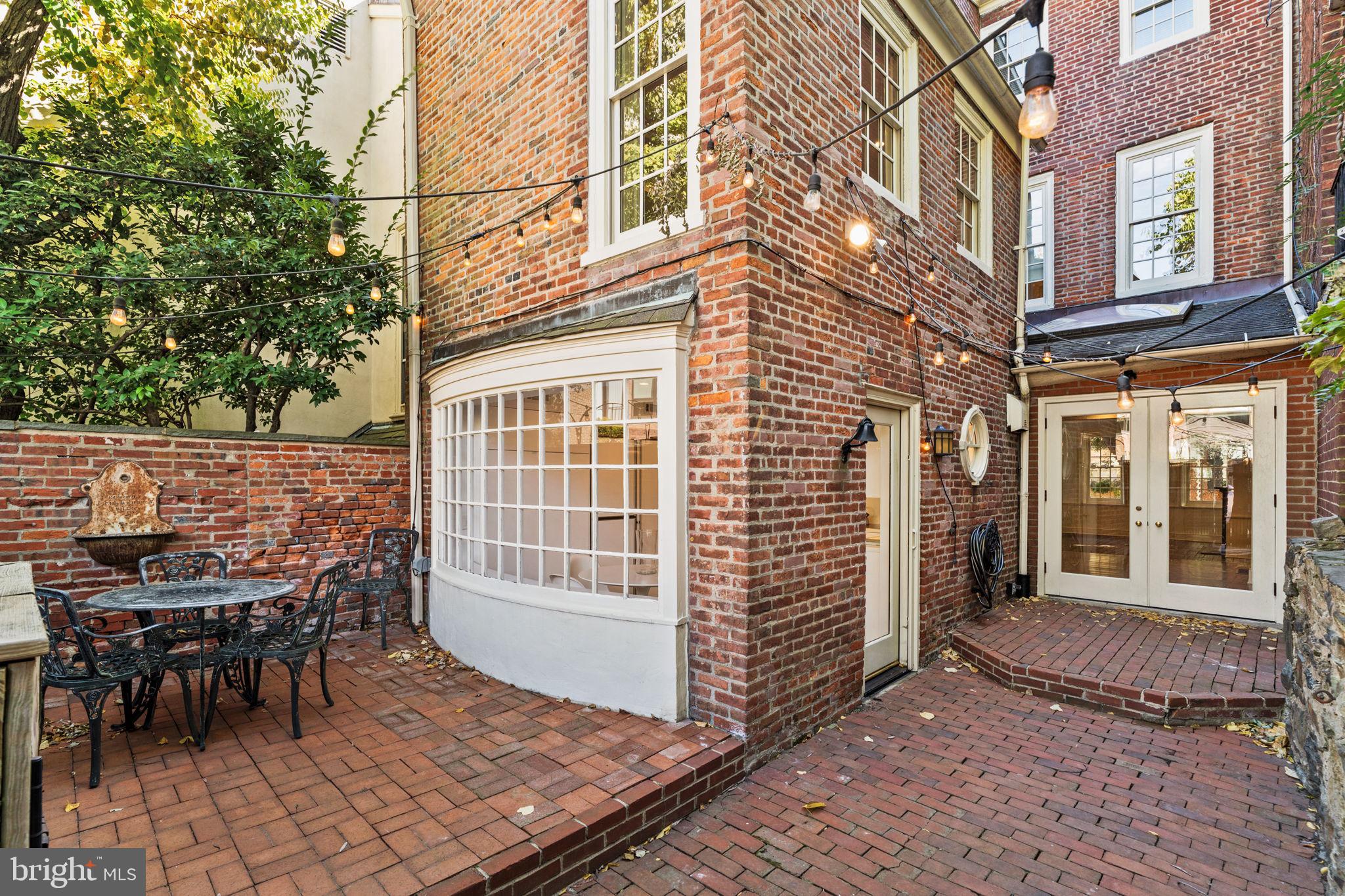 SOCIETY HILL - Residential