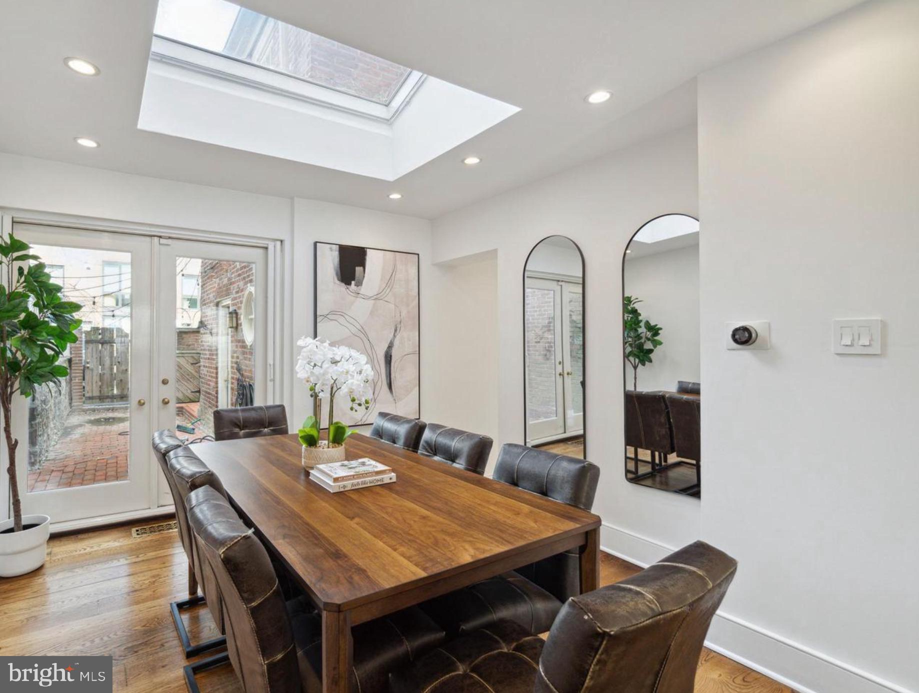 SOCIETY HILL - Residential