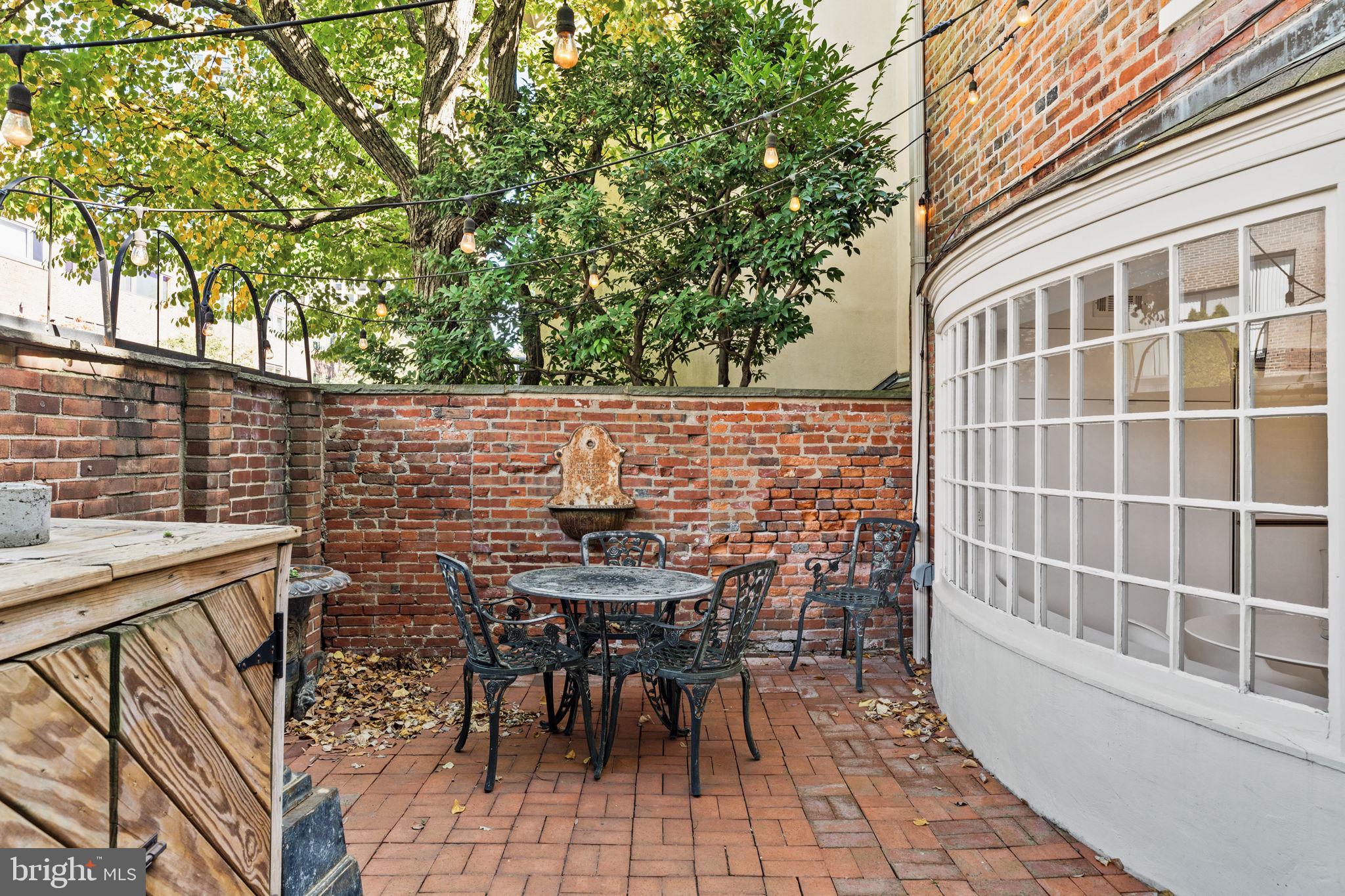SOCIETY HILL - Residential