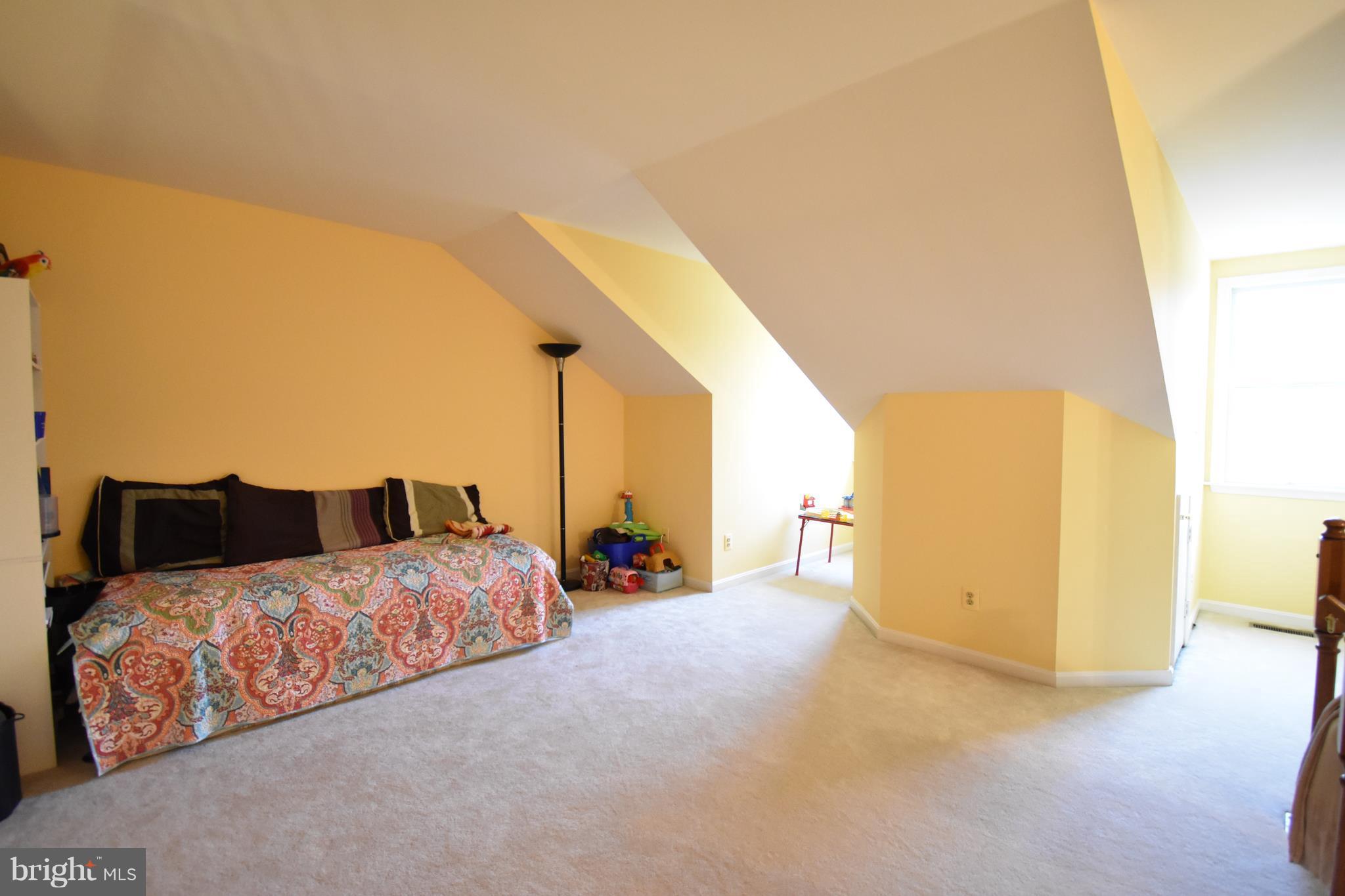 HUNTERS RUN - Residential Lease