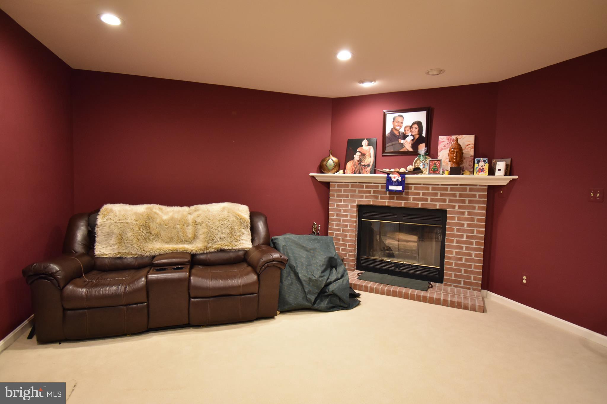 HUNTERS RUN - Residential Lease