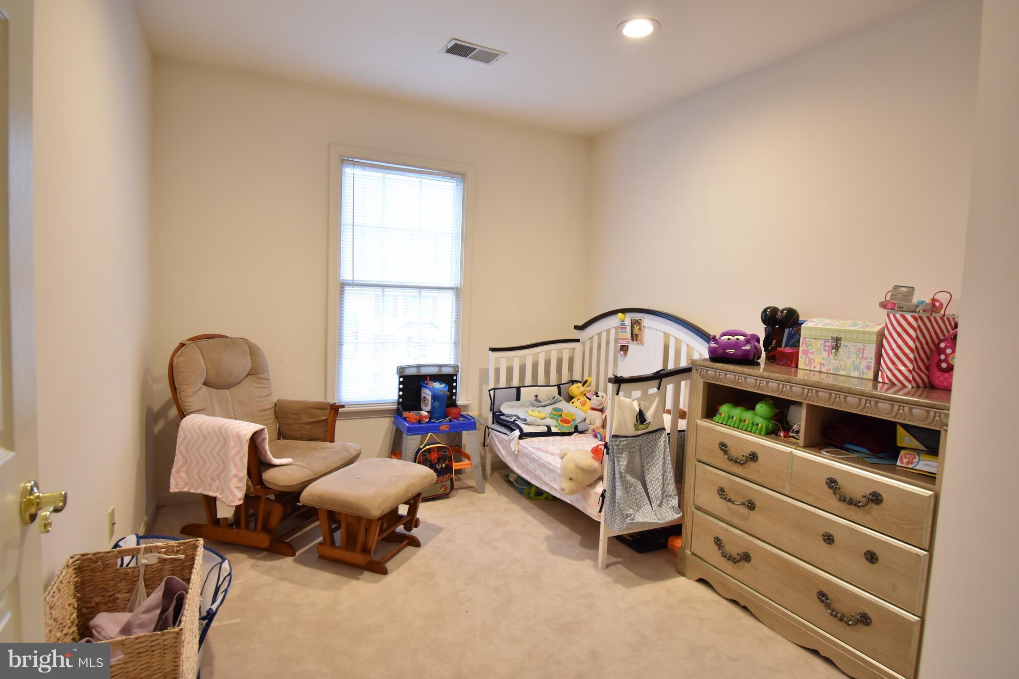 HUNTERS RUN - Residential Lease