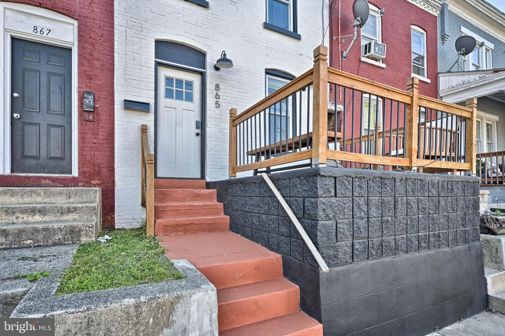 865 N PRINCE STREET