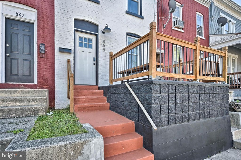 Photo of 865 N Prince Street, LANCASTER, PA 17603 (MLS # PALA2074028)