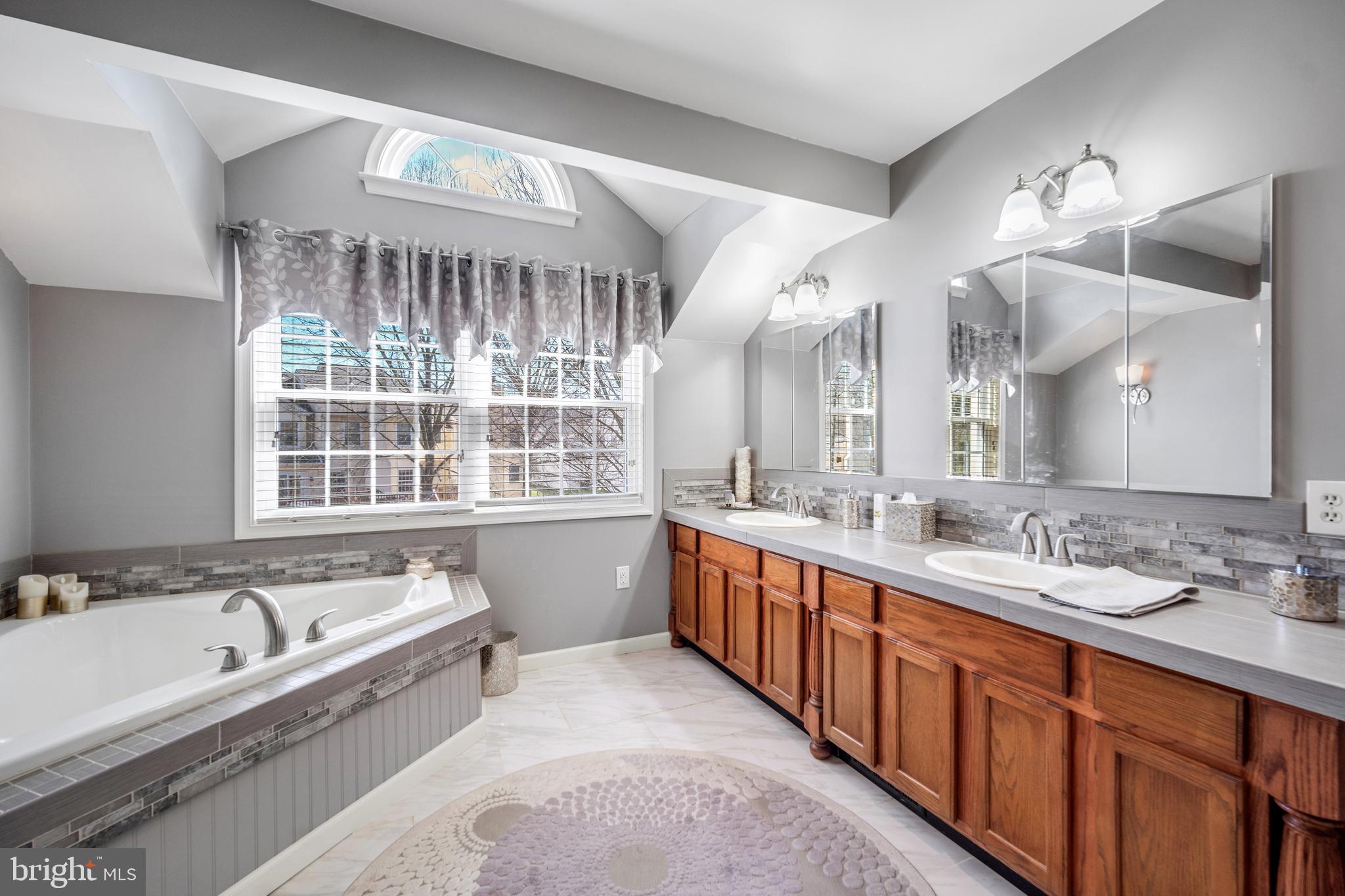 SPRINGHOUSE WOODS - Residential