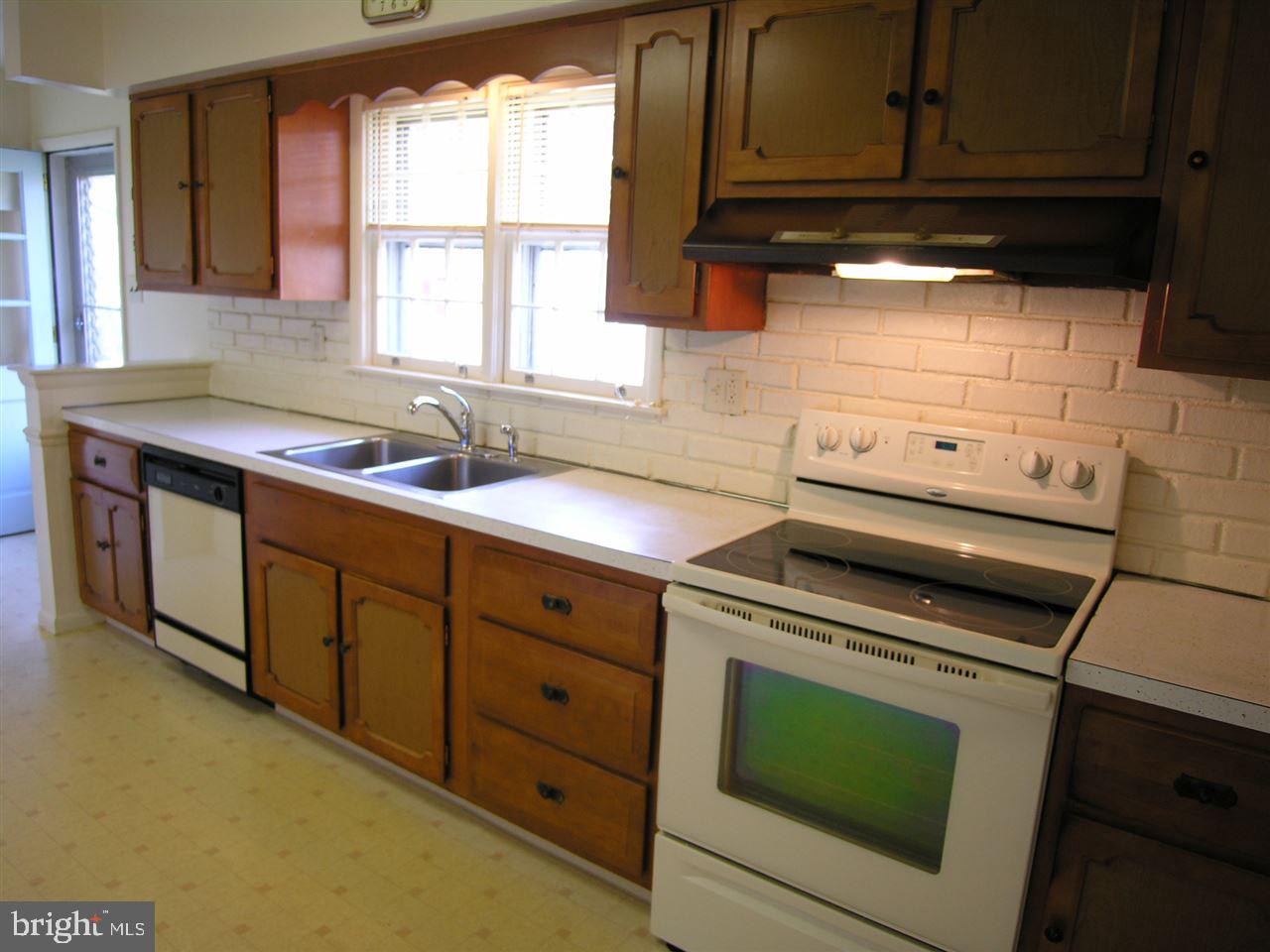 PLEASUREVILLE - Residential