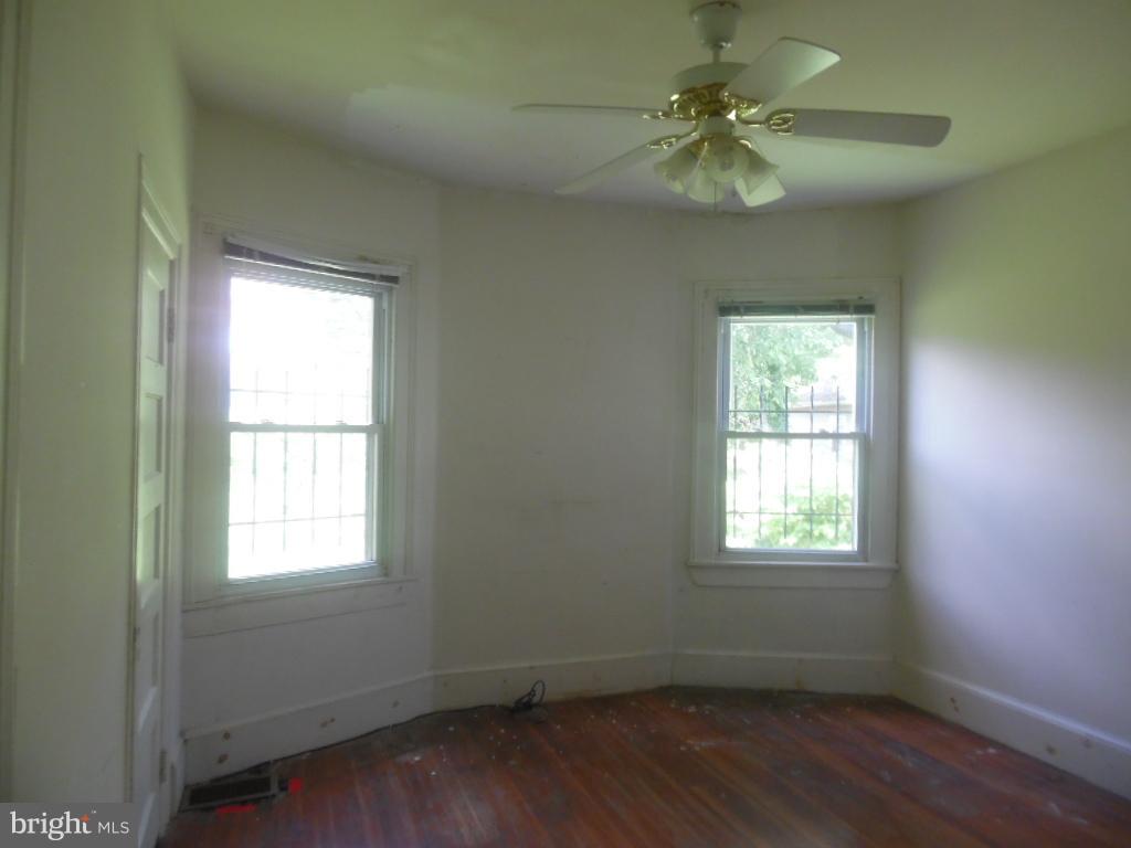 GARWYN OAKS - Residential