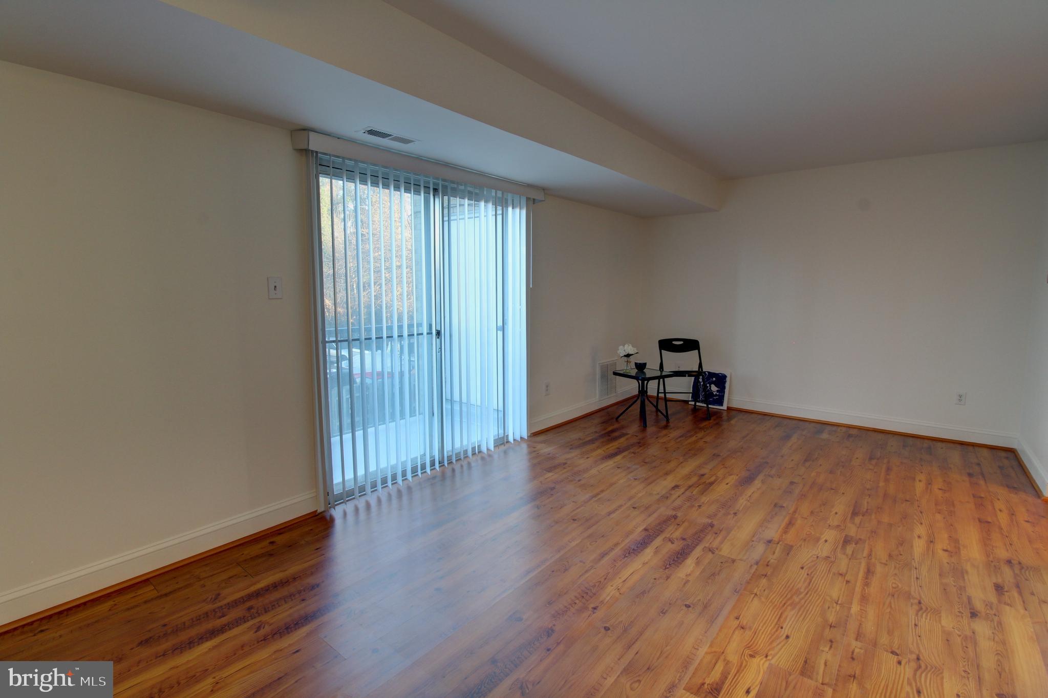 LEEDS SQUARE - Residential