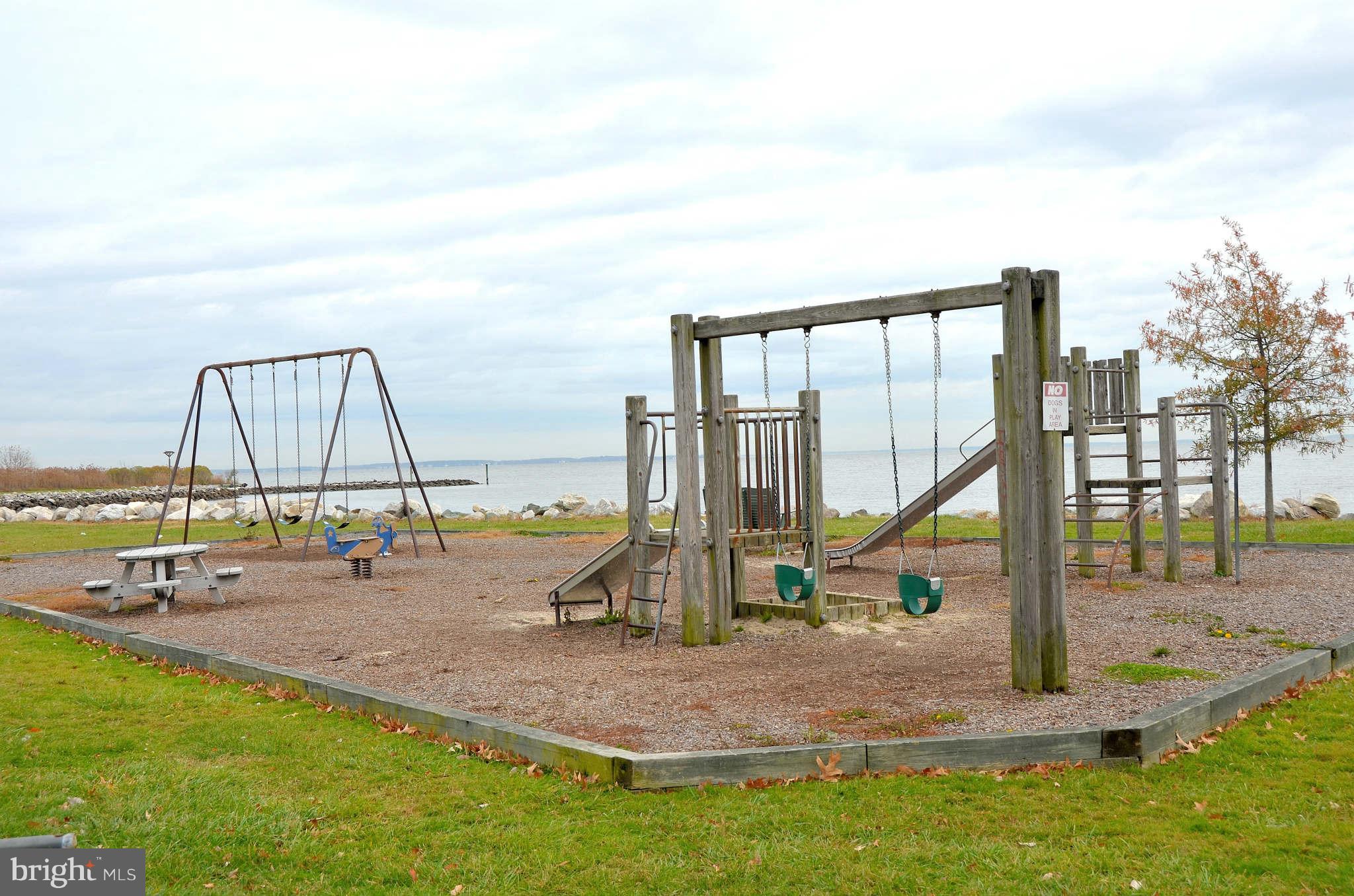 CEDARHURST ON THE BAY - Residential