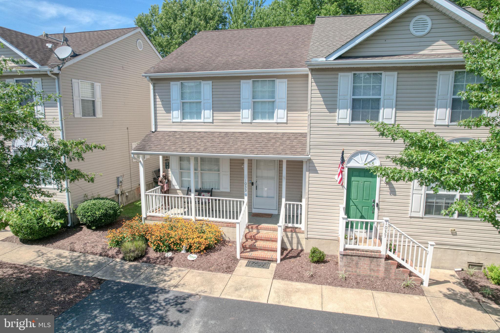 Welcome to easy Eastern Shore living in this beautifully renovated 3 Bedroom, 2.5 Bath Townhouse Condo with water privileges, just minutes from the Bay Bridge! Updated top to bottom in 2023, this home is truly move-in ready!
Enjoy peaceful mornings on the spacious screened-in porch, complete with bonus storage space, and spend afternoons at the community pier on scenic Piney Creek—perfect for launching your kayak or canoe!
Inside, you’ll find new premium laminate flooring, new carpet, fresh paint, updated light fixtures & ceiling fans, renovated bathrooms, and a stylish kitchen with new stainless steel appliances. Major updates include new HVAC, new water conditioner, conditioned crawl space, gutter guards, and more—just bring your suitcase!
Being sold fully furnished (yes, including kitchenware and linens!) with an acceptable offer, this home is truly the definition of turn-key.
All this just 4 miles to the Bay Bridge, and close to The Narrows & Kent Island’s best restaurants, bars, shopping, and commuter routes.
Don’t miss this one—it’s the total package!