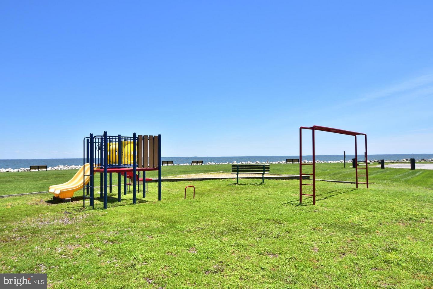 COLUMBIA BEACH - Residential