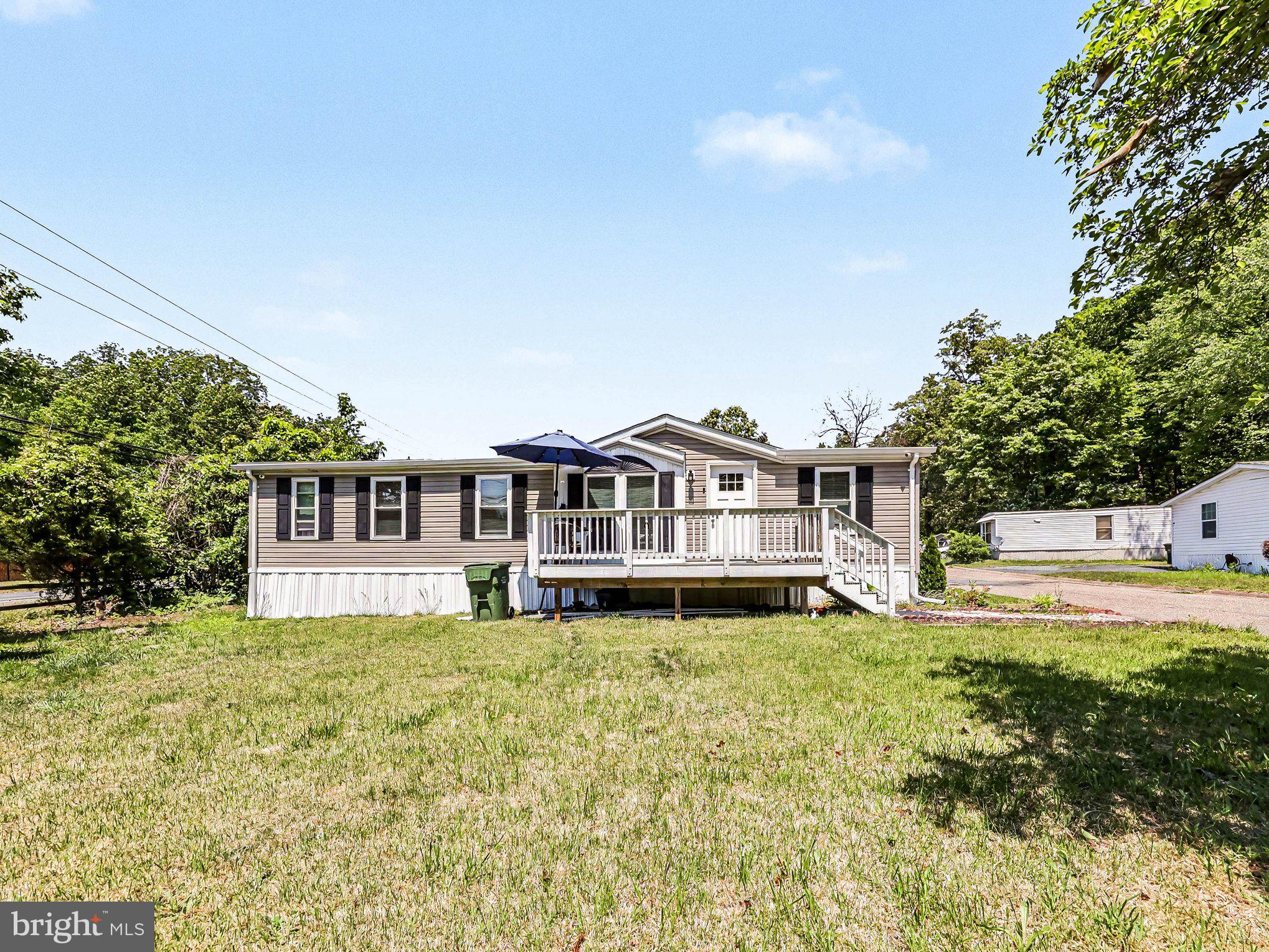 28 CASTLE CT