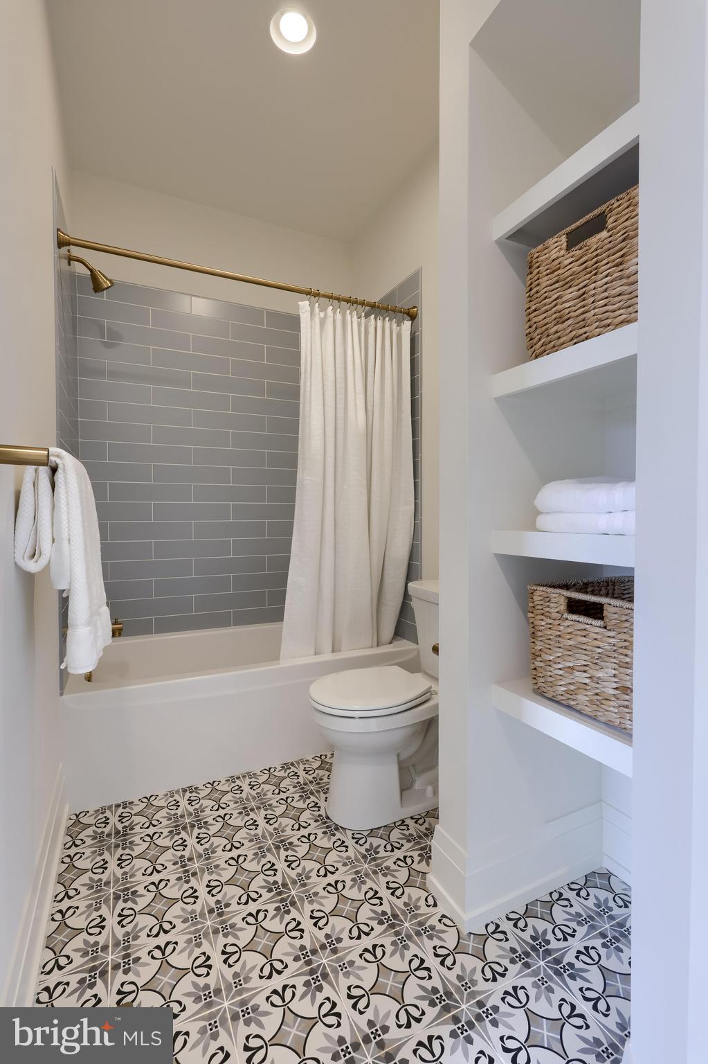 HERSHEY VILLAGE - Residential