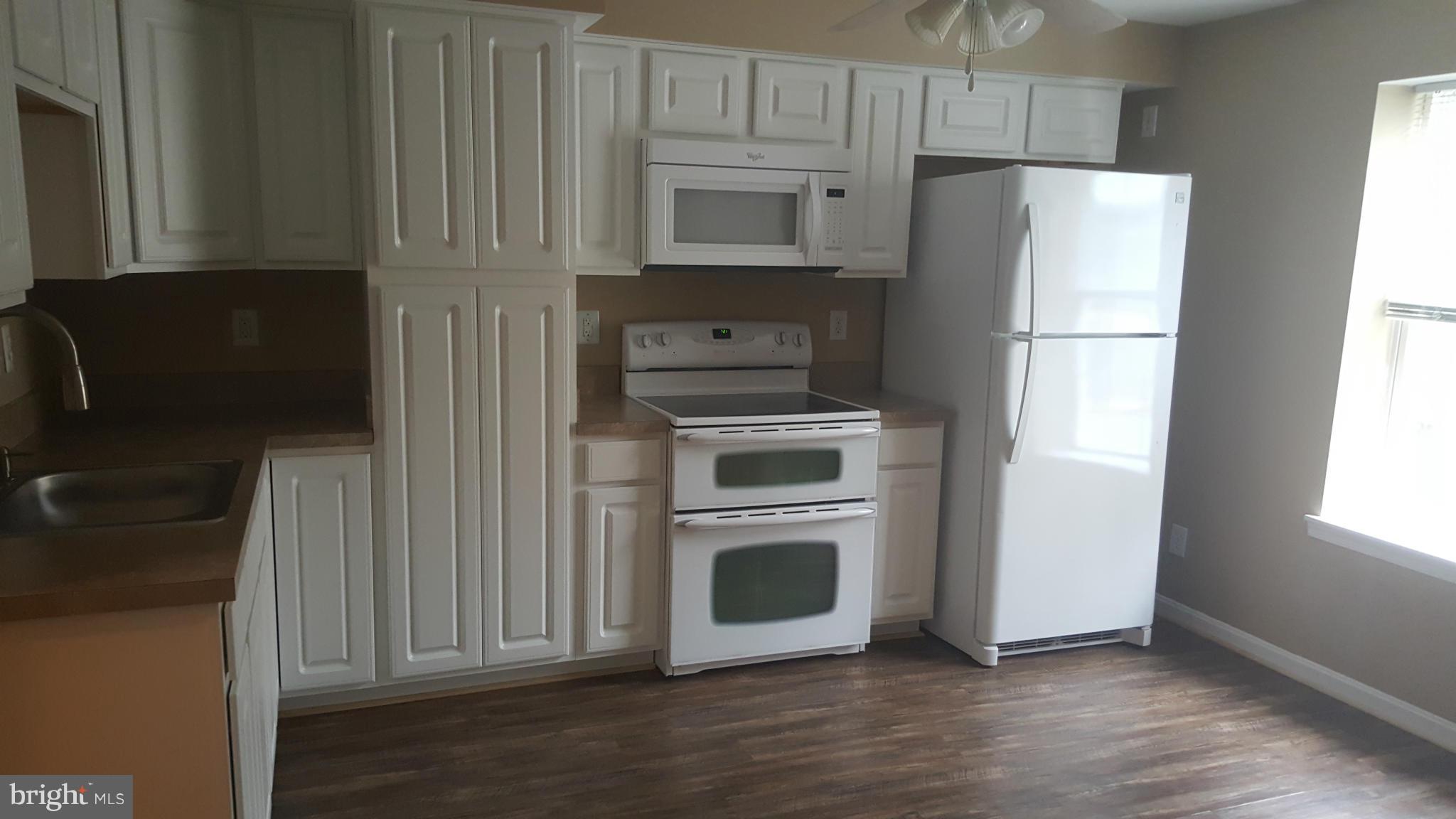 KINGS GRANT LA PLATA - Residential Lease