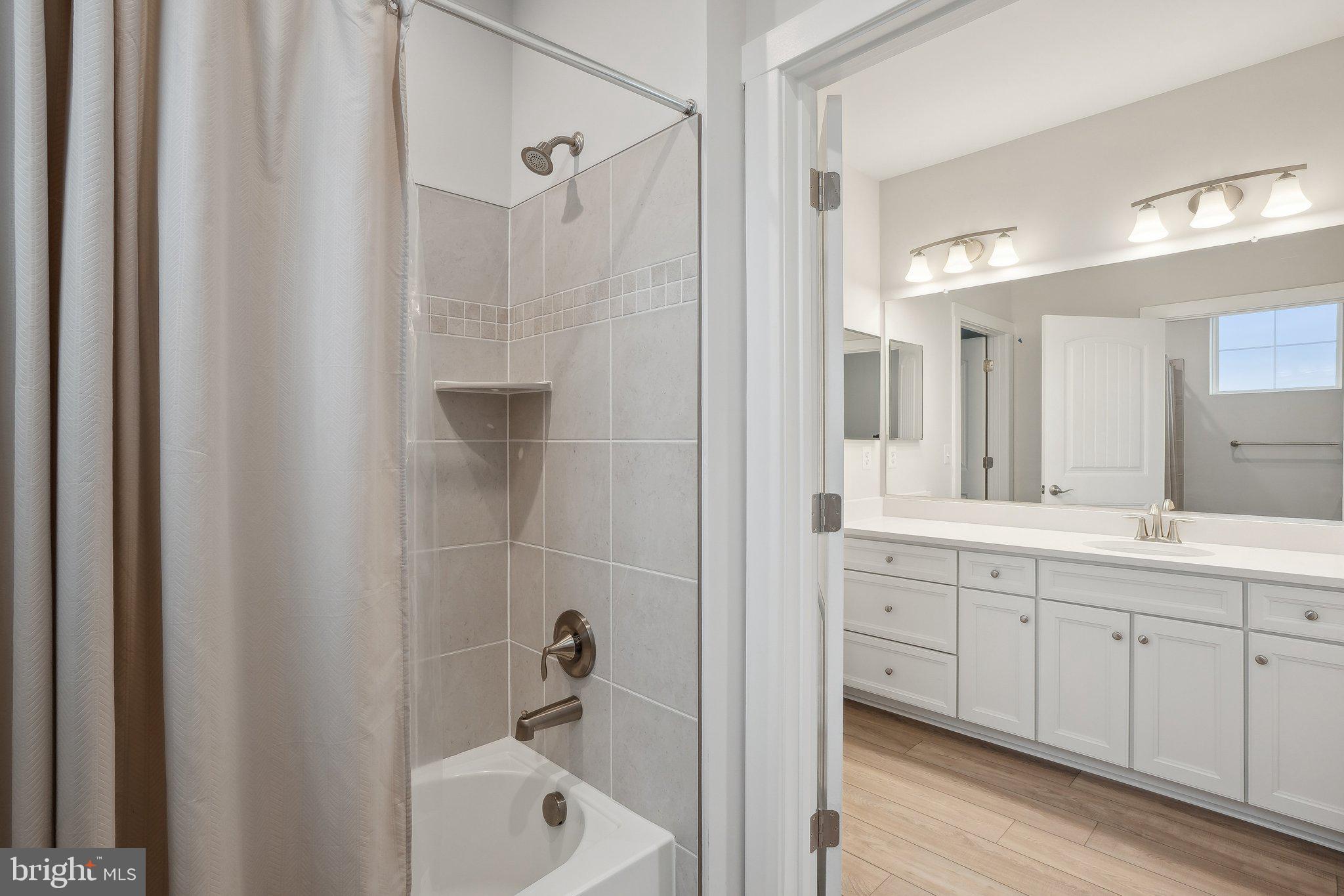 FOUR SEASONS AT KENT ISLAND - Residential