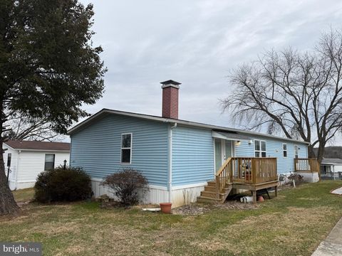 205 GREYFIELD DRIVE LANCASTER PA 17603