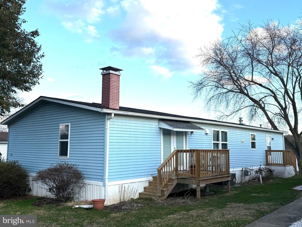 Photo of 205 Greyfield Drive, LANCASTER, PA 17603 (MLS # PALA2083896)