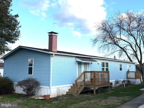 205 GREYFIELD DRIVE LANCASTER PA 17603