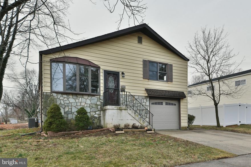 Great 3 Bdrm, 1.5 Bath split level home available for rent in a residential neighborhood in Ardsley right across the street from the park. Attached 1 car garage, with 2 car parking in the driveway. Freshly painted with new carpets in the bedrooms. Book your showing today. You need to see this one in person to appreciate.