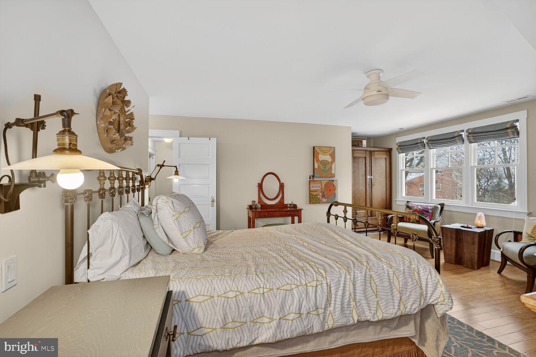 COUNTRY CLUB - Residential