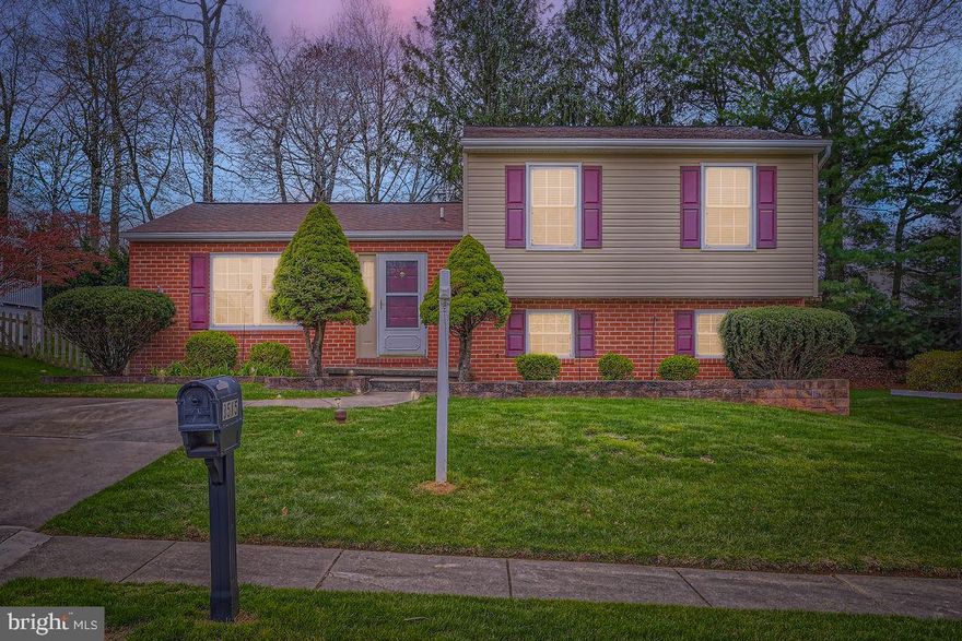 OFFER DEADLINE- please submit all offers by 5pm Monday, 4/14. 
Welcome to this adorable split-level home, offering 3 spacious bedrooms and 2 full bathrooms. The open layout and abundance of natural light create a warm and inviting atmosphere throughout. The large walk-out lower level provides ample space for additional family living and storage. The newly redone Trex deck in the rear is ideal for outdoor entertaining or enjoying quiet evenings in your private fenced yard. The roof and siding were replaced in 2018. Situated in the desirable Oakhurst at Nottingham neighborhood, this home is waiting for a new family to move in and make it their own. Don't miss this opportunity to make this charming property your next home! Seller would like rent back.
Professional photos will post Friday afternoon!