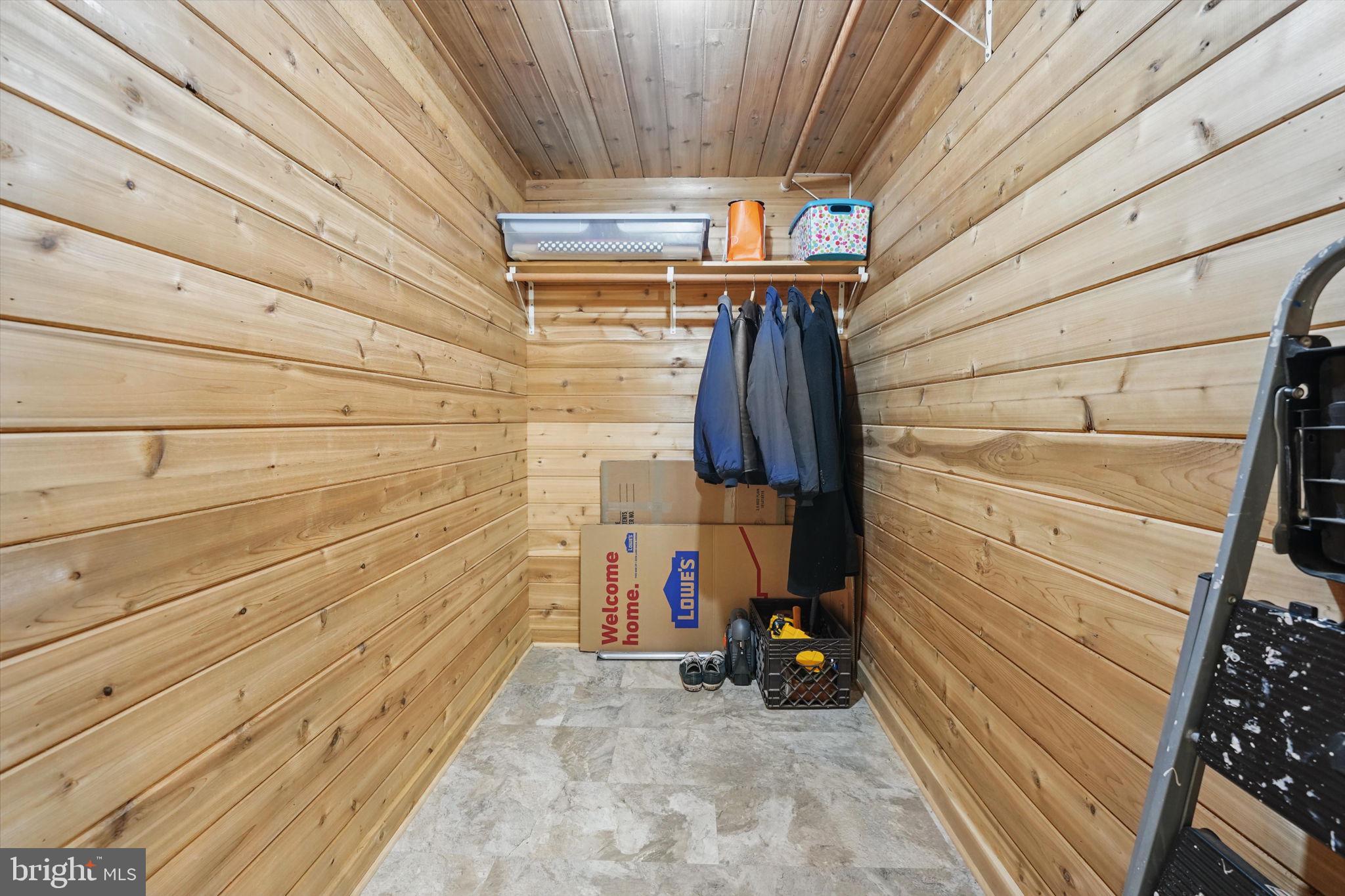 TYSONS VALLEY - Residential