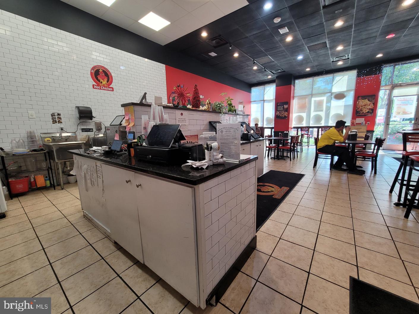 718 ROCKVILLE PIKE