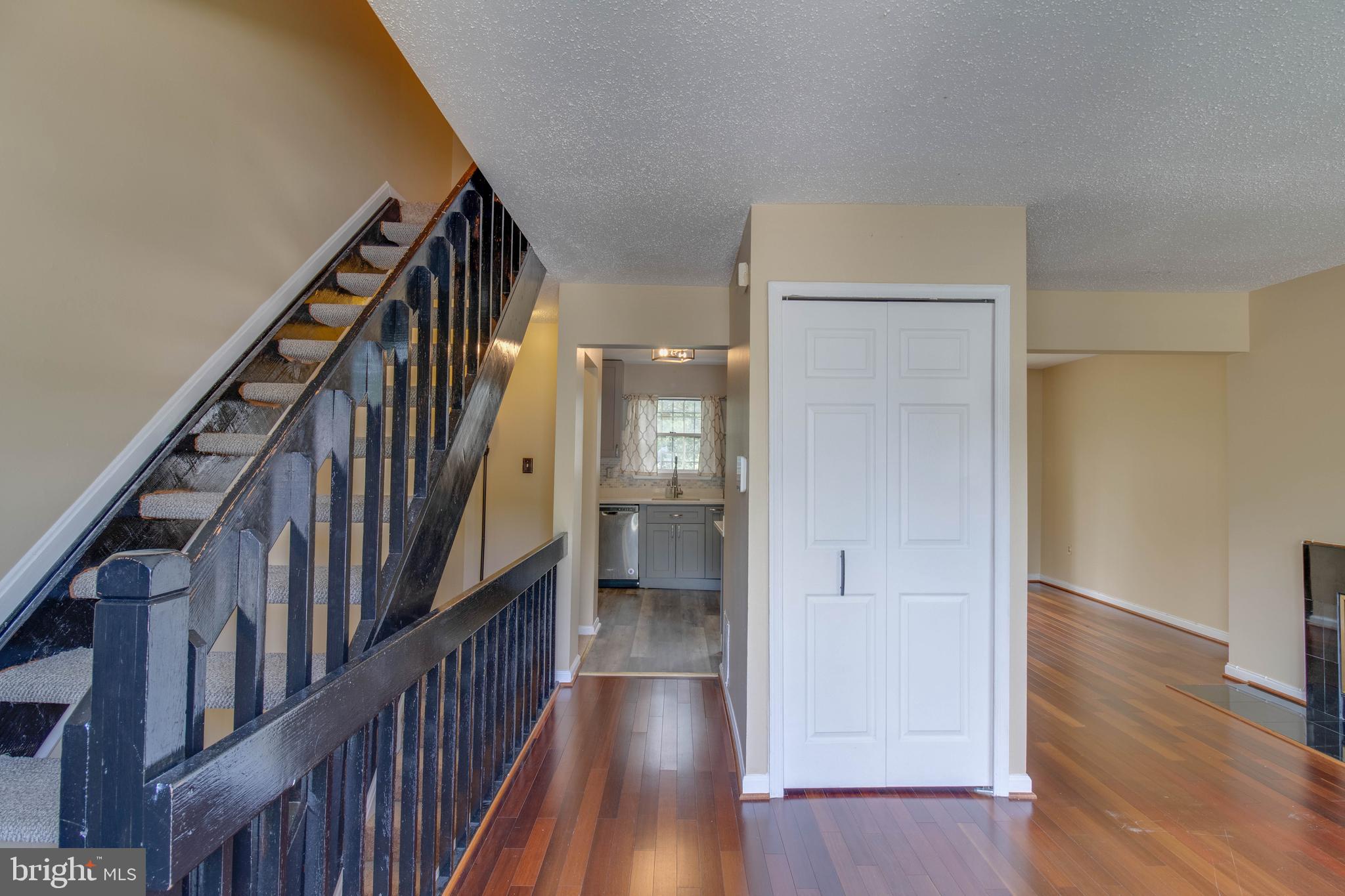 ENTERPRISE KNOLLS - Residential Lease