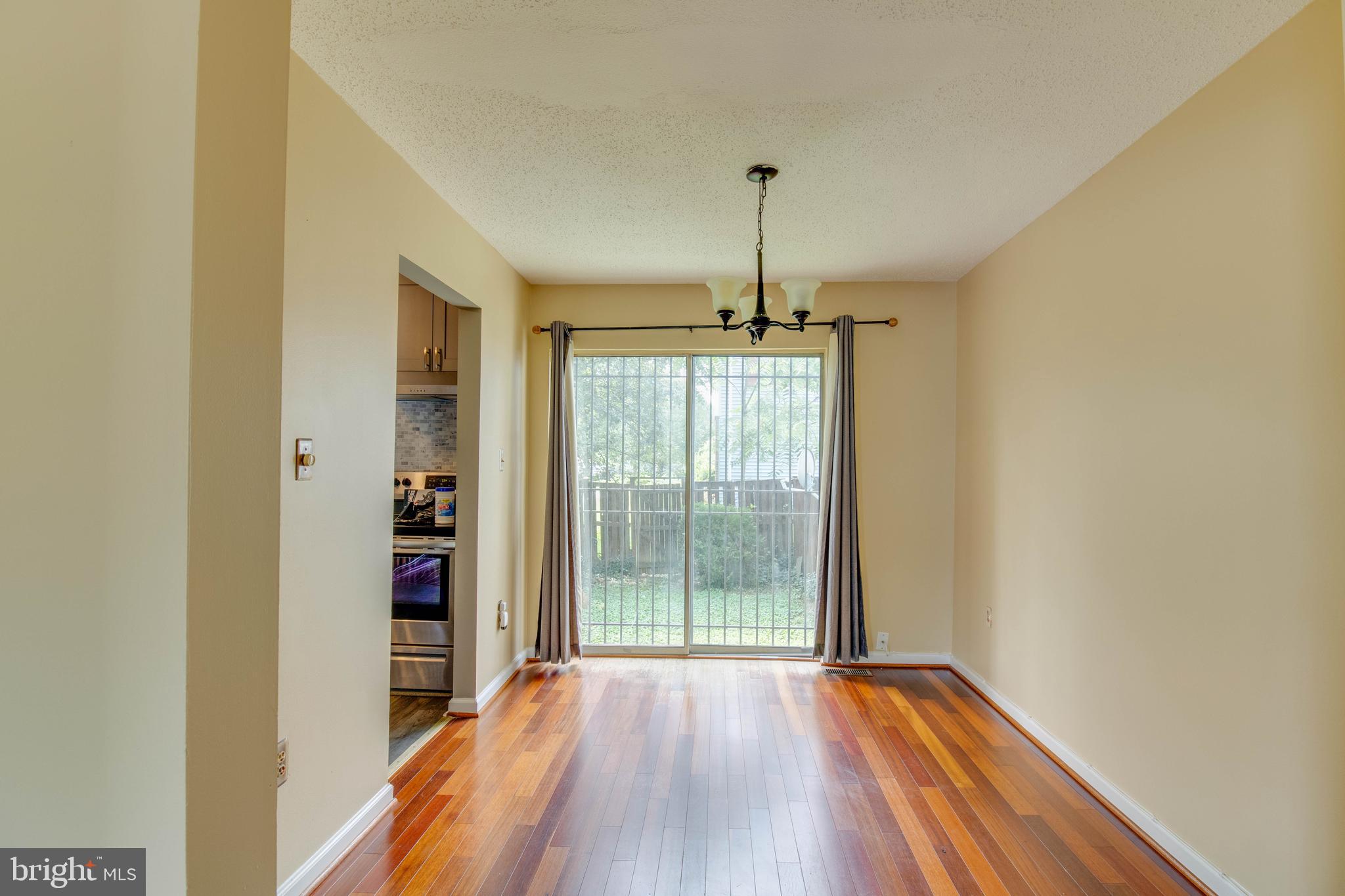 ENTERPRISE KNOLLS - Residential Lease