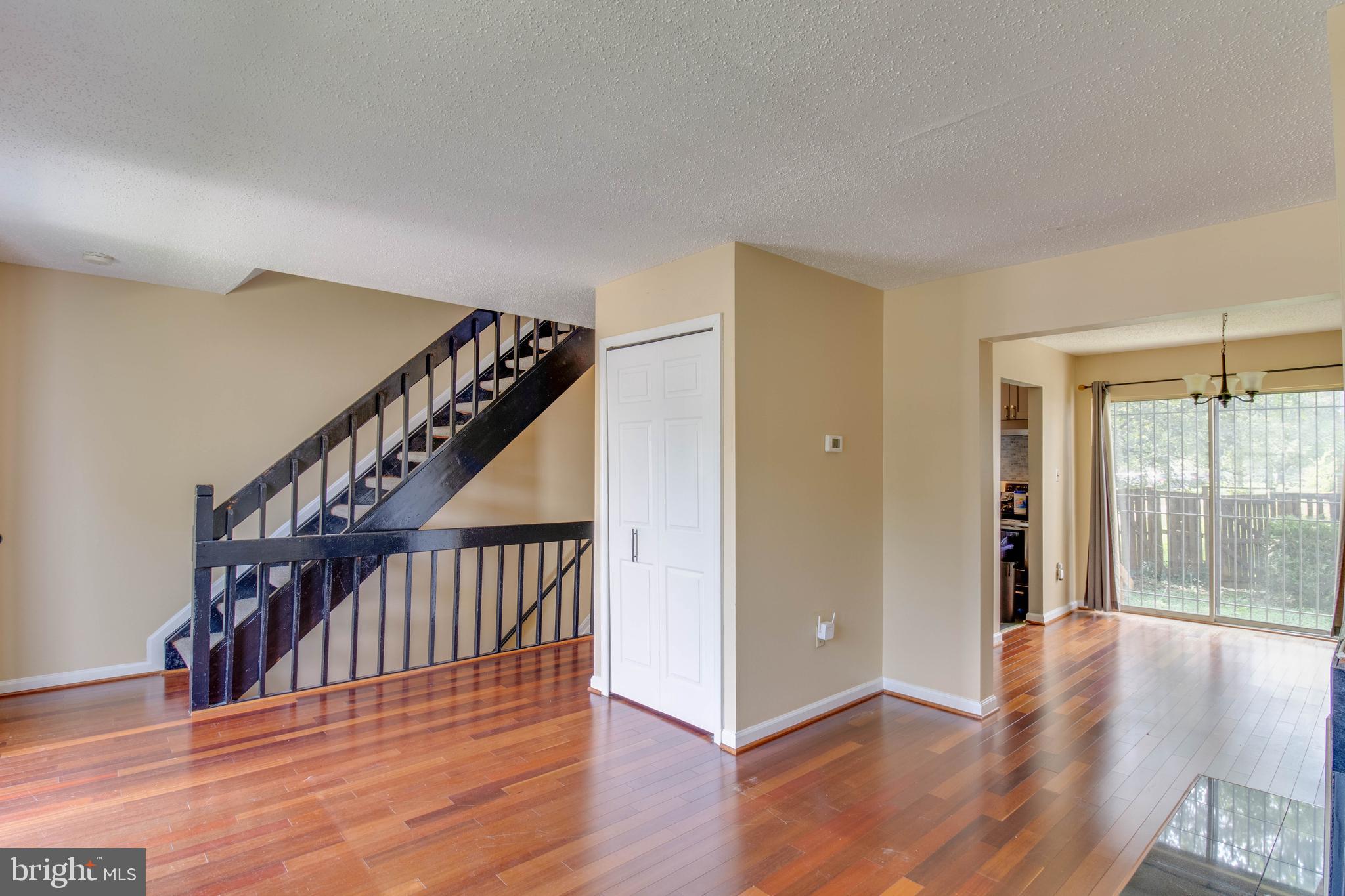 ENTERPRISE KNOLLS - Residential Lease