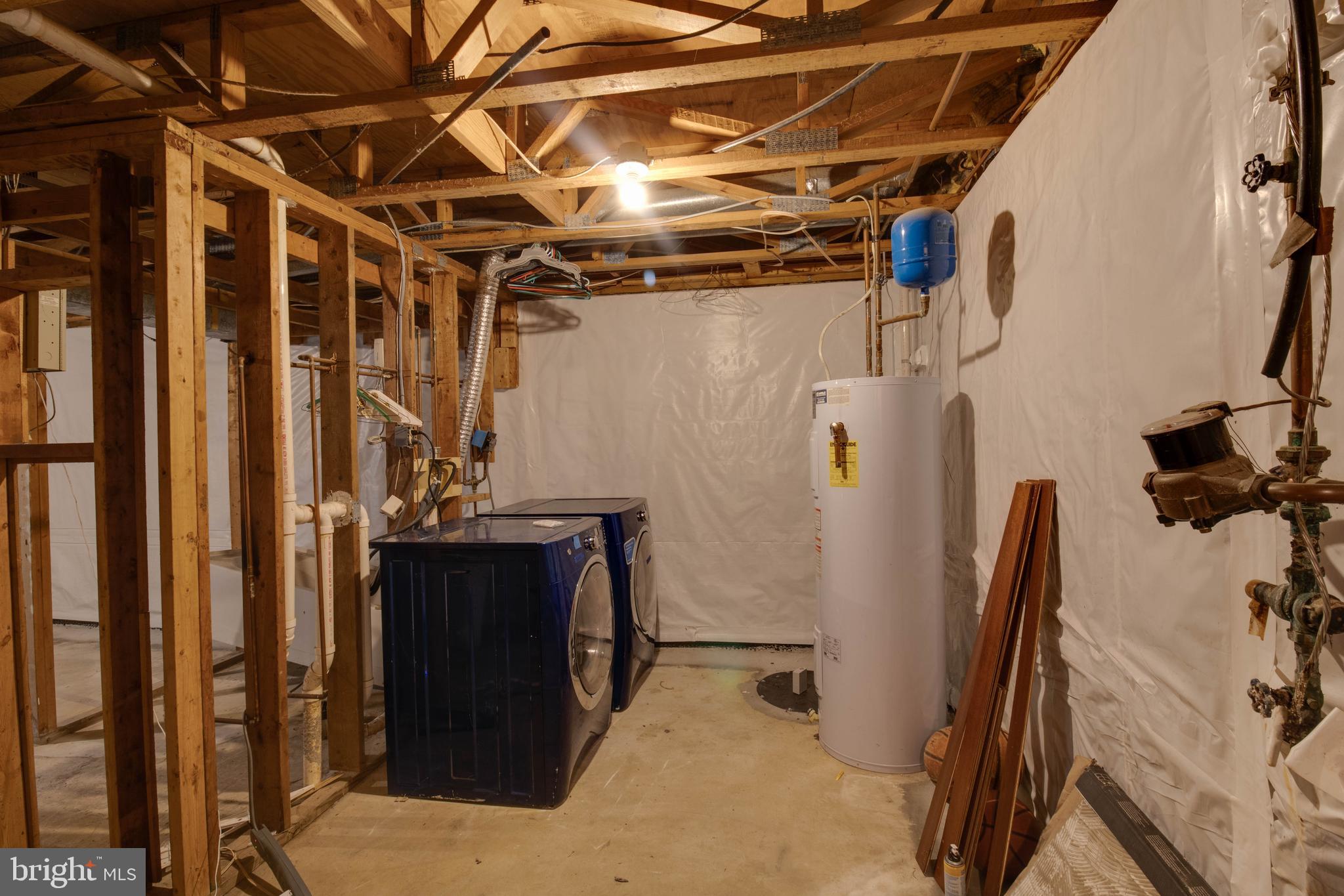 ENTERPRISE KNOLLS - Residential Lease