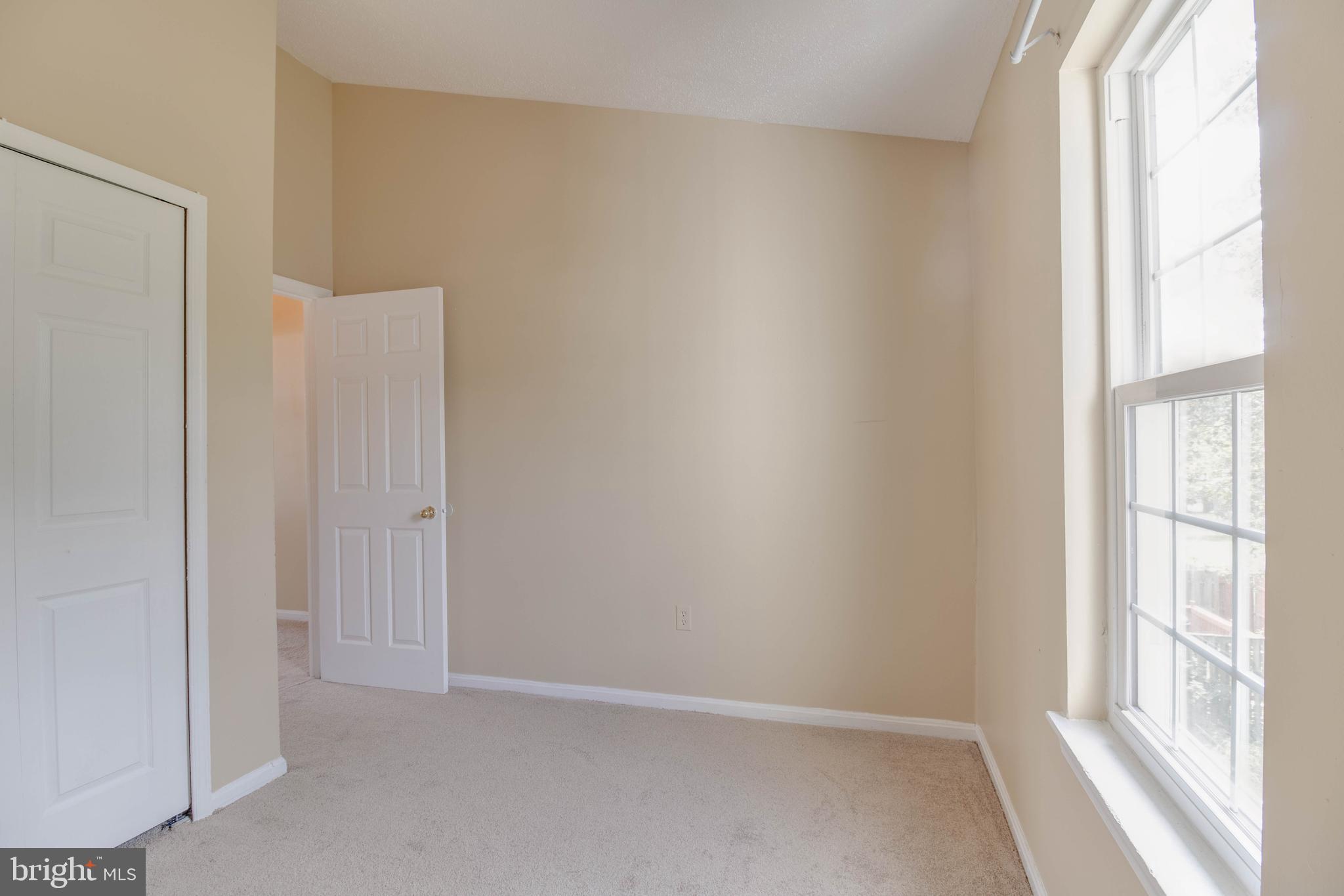 ENTERPRISE KNOLLS - Residential Lease