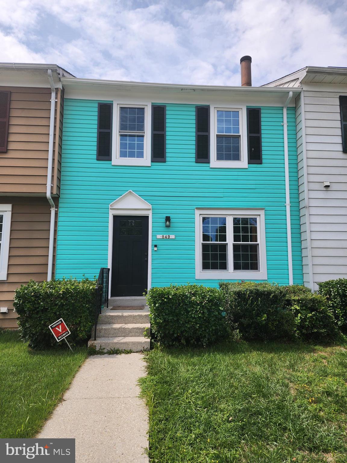 ENTERPRISE KNOLLS - Residential Lease