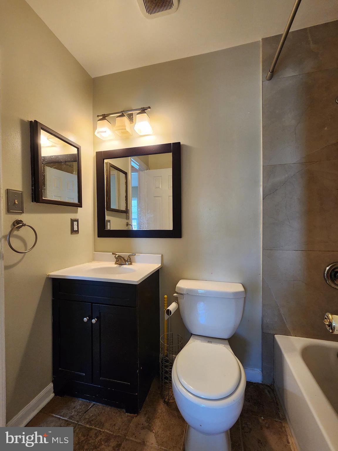 ENTERPRISE KNOLLS - Residential Lease