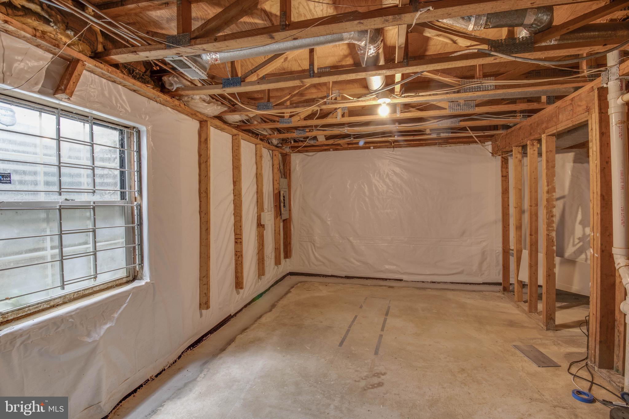 ENTERPRISE KNOLLS - Residential Lease