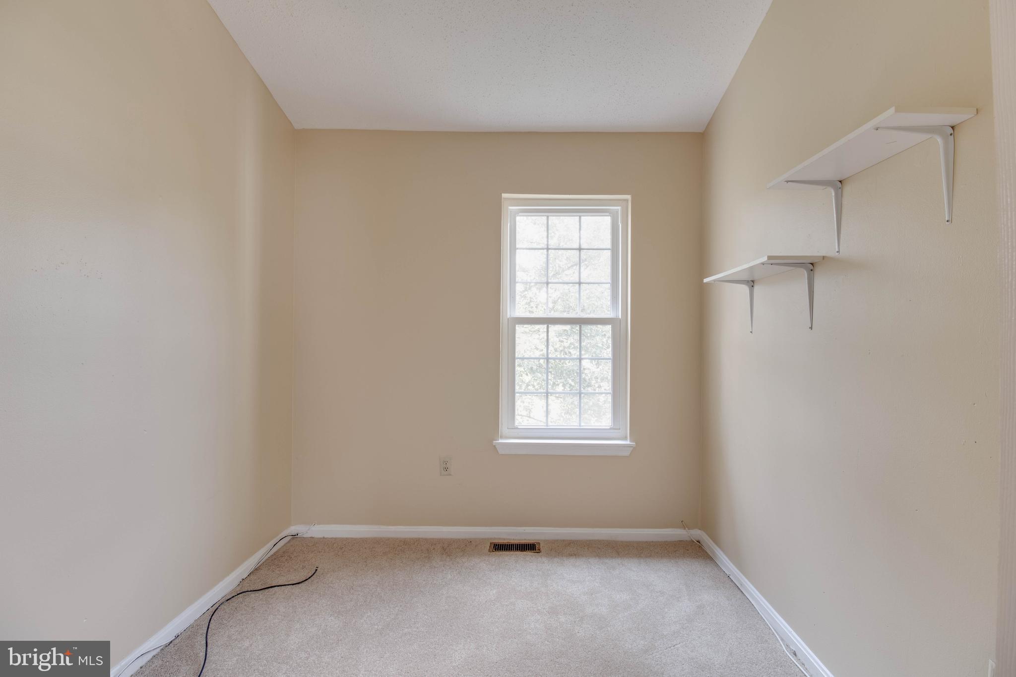 ENTERPRISE KNOLLS - Residential Lease