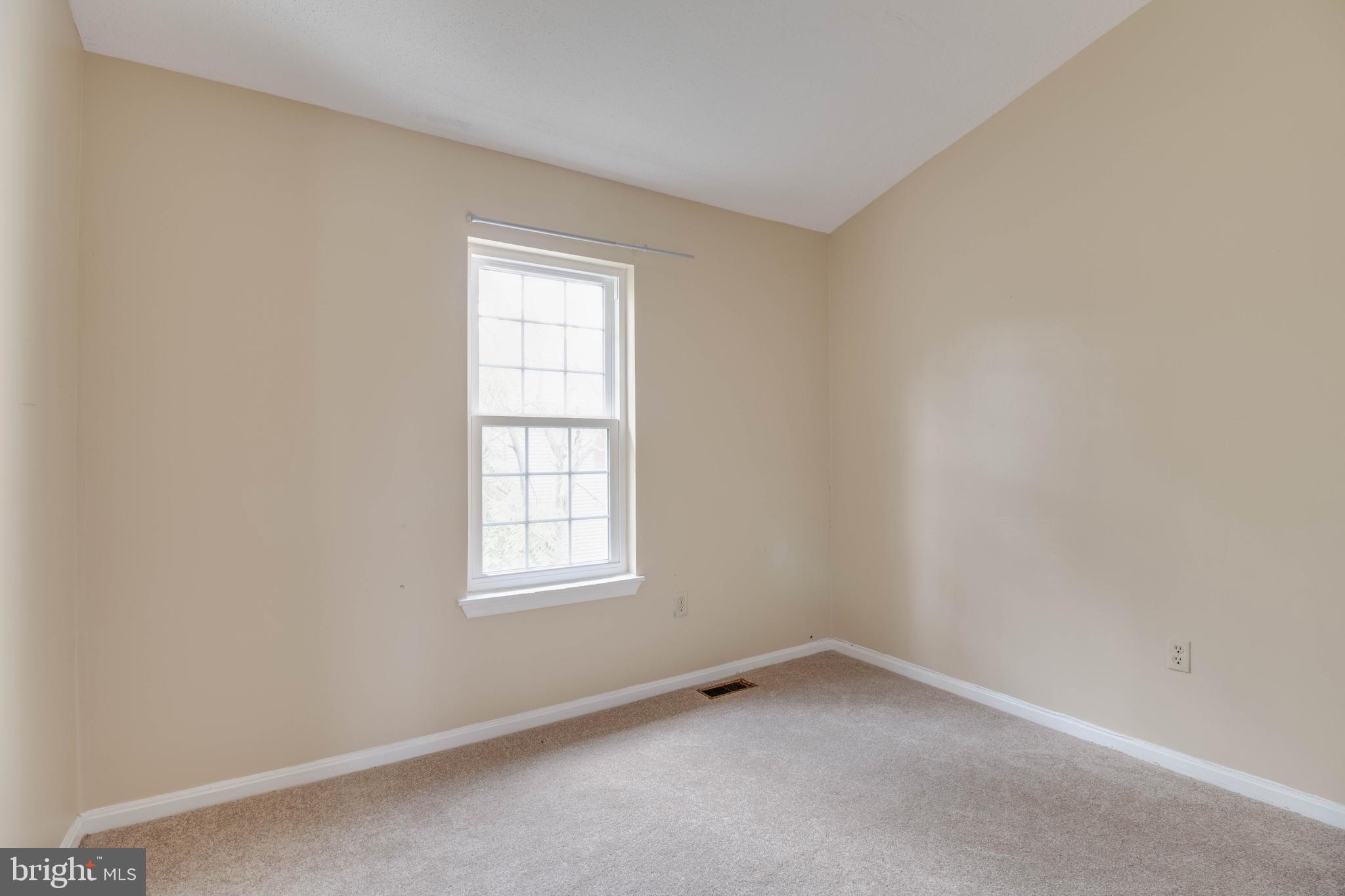 ENTERPRISE KNOLLS - Residential Lease